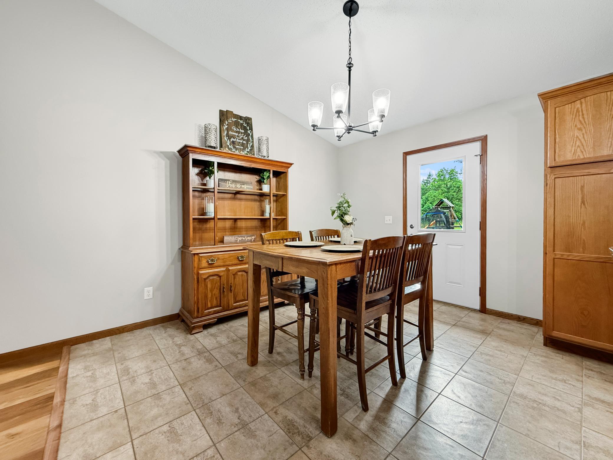 2007 single family home for sale at 4437 Scotchpine Court NW in Bemidji, MN — 4 bed, 2 bath (photo 5 of 33)