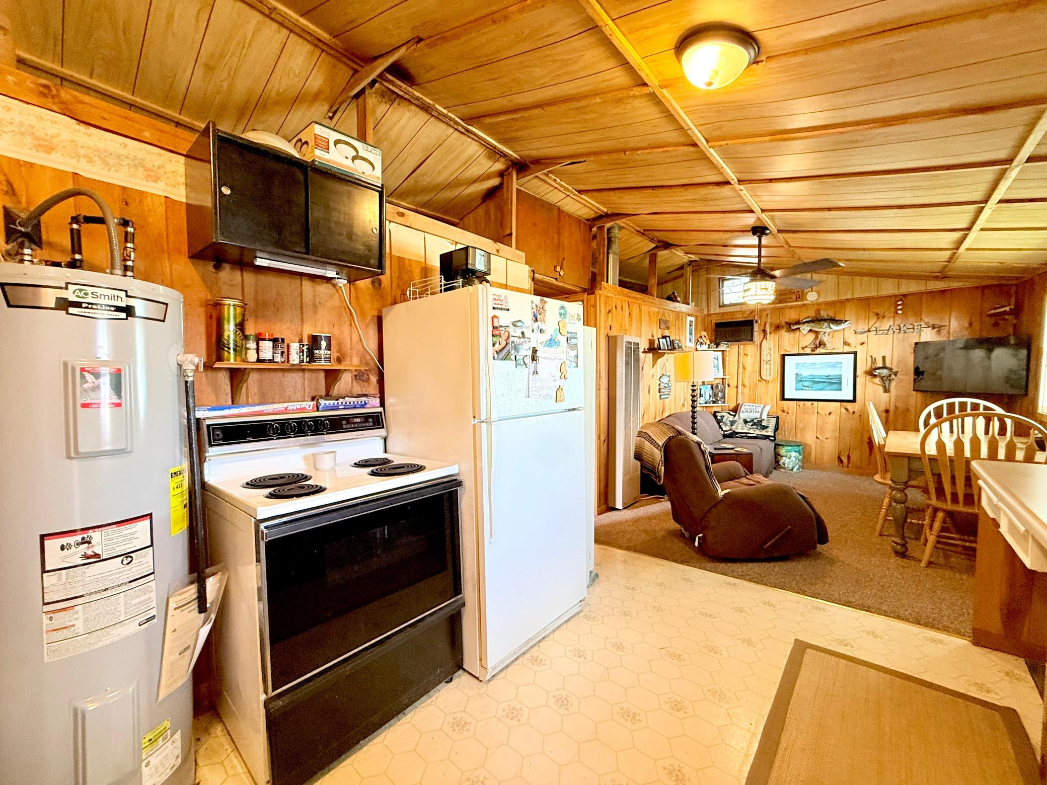 1965 single family home for sale at 37291 State Highway 18 in Aitkin, MN — 2 bed, 1 bath (photo 5 of 23)