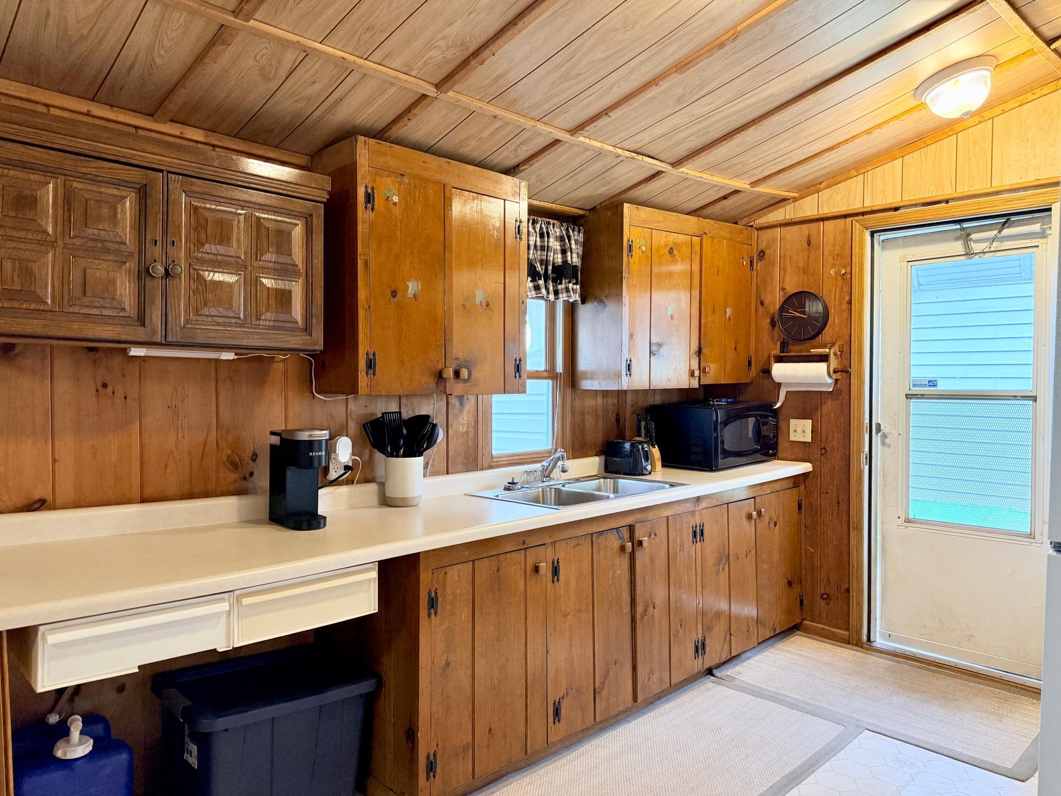 1965 single family home for sale at 37291 State Highway 18 in Aitkin, MN — 2 bed, 1 bath (photo 8 of 23)