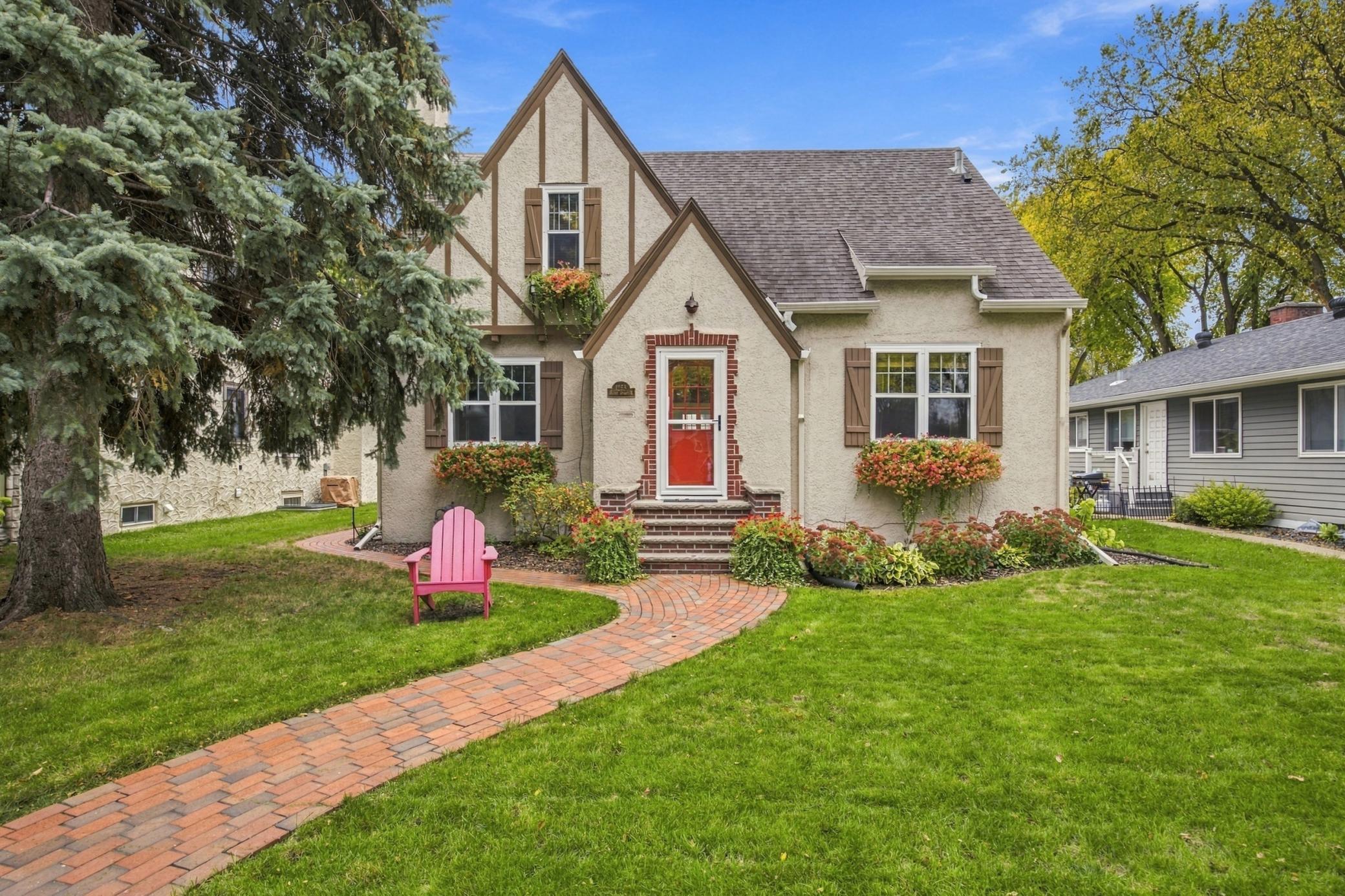 1934 single family home for sale at 1258 2nd Street N in Fargo, ND — 4 bed, 3 bath