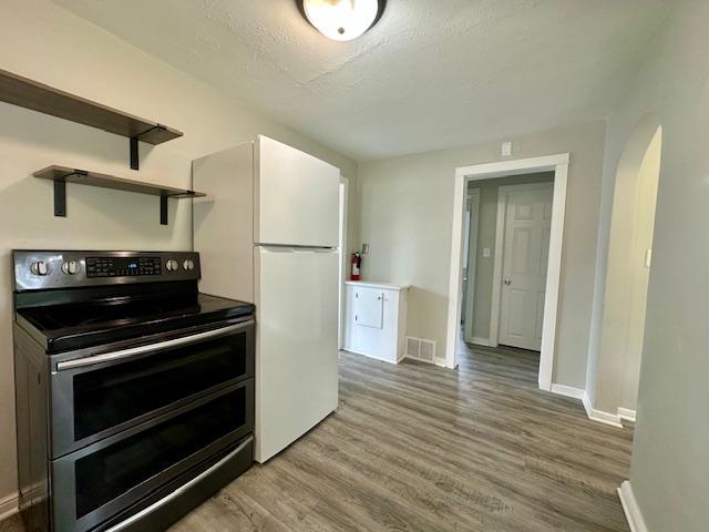 521 5th Avenue E, Alexandria MN 56308 - Photo 4 of 17