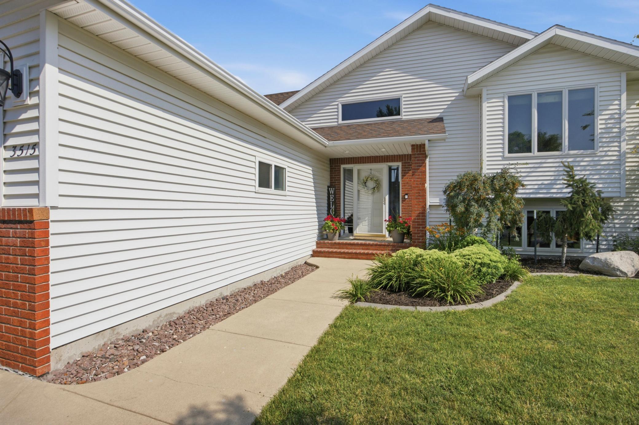 3515 44th Avenue S, Fargo ND 58104 - Photo 4 of 39