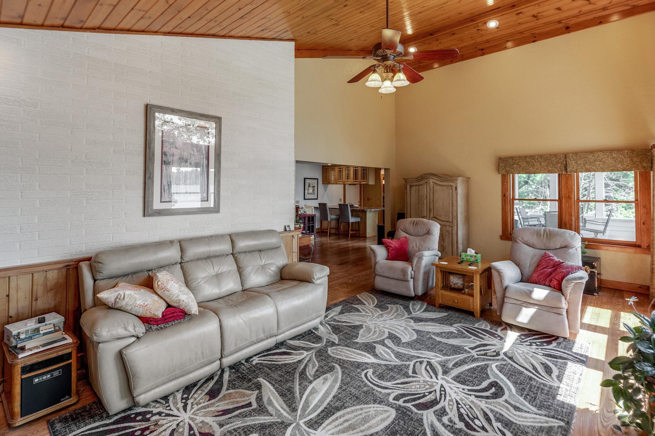 1960 single family home for sale at 25224 County 25 in Akeley, MN — 5 bed, 2 bath (photo 7 of 48)