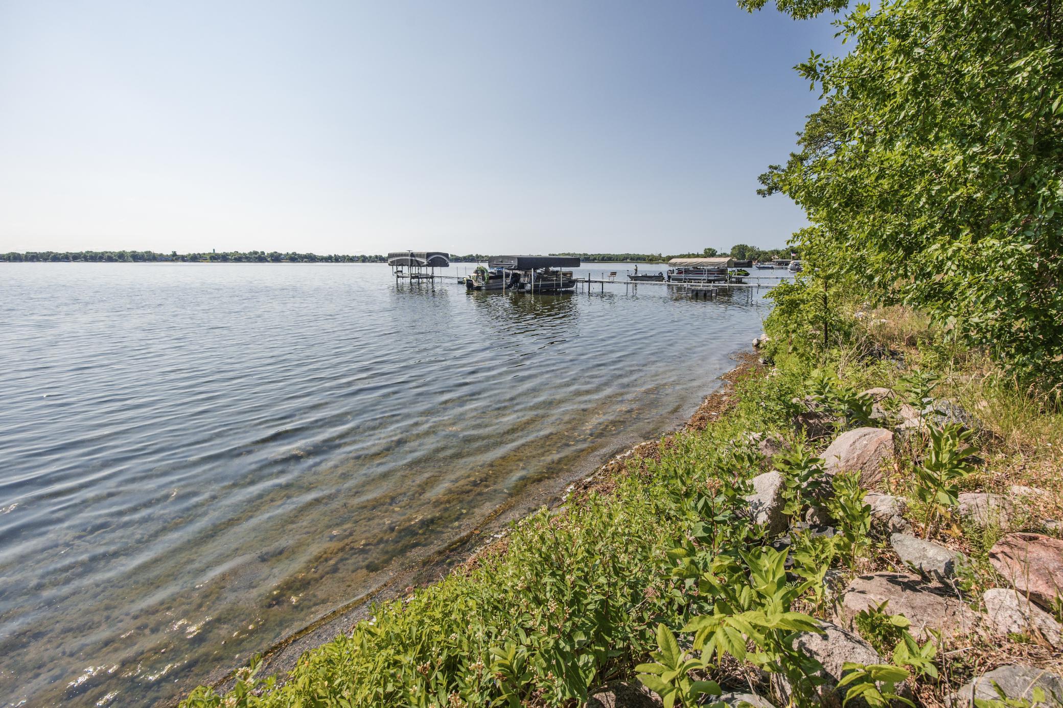 1104 W Lake Drive, Detroit Lakes MN 56501 - Photo 4 of 55