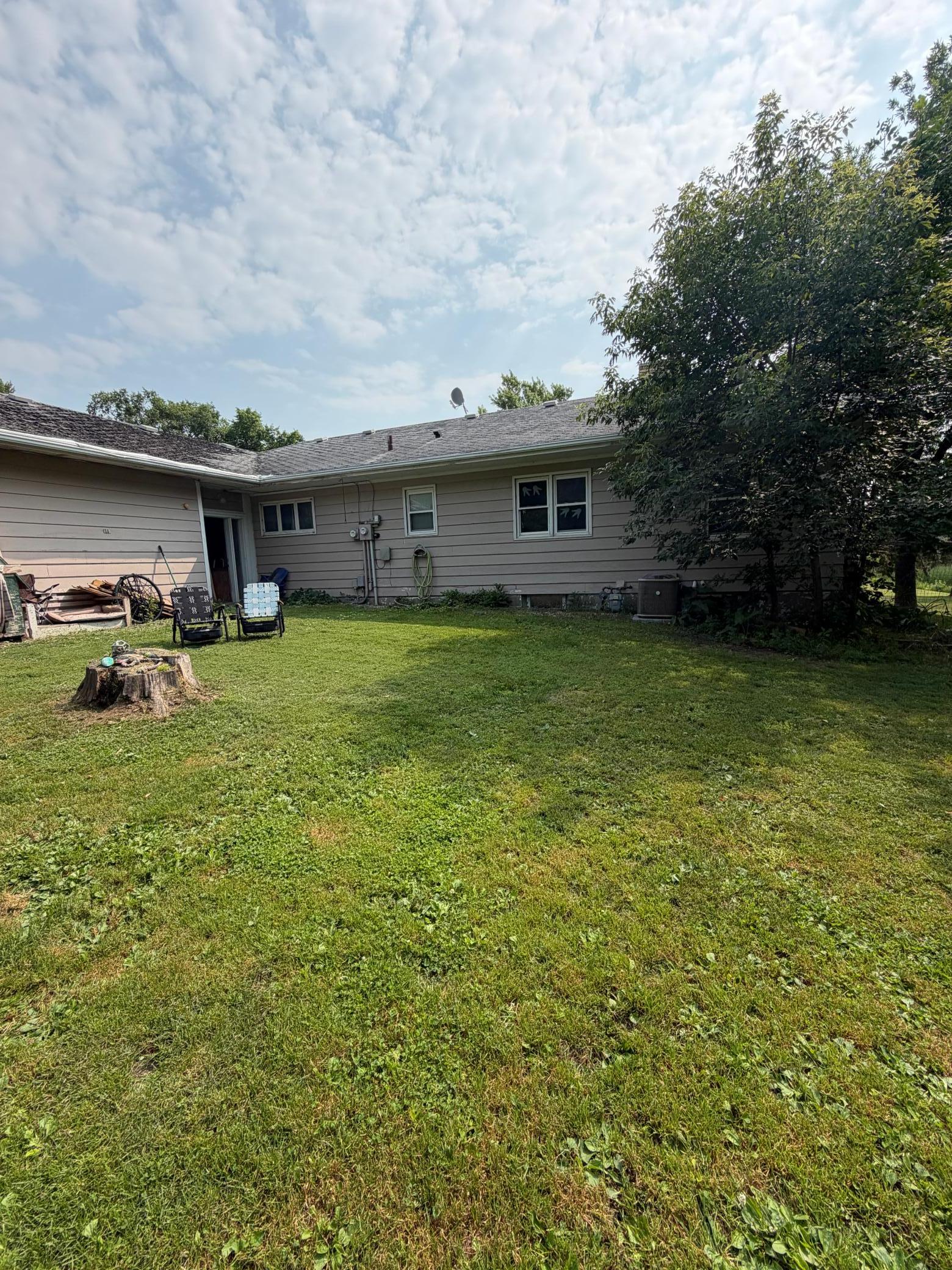 1950 single family home for sale at 805 Elm Avenue S in Hallock, MN — 3 bed, 2 bath (photo 25 of 30)