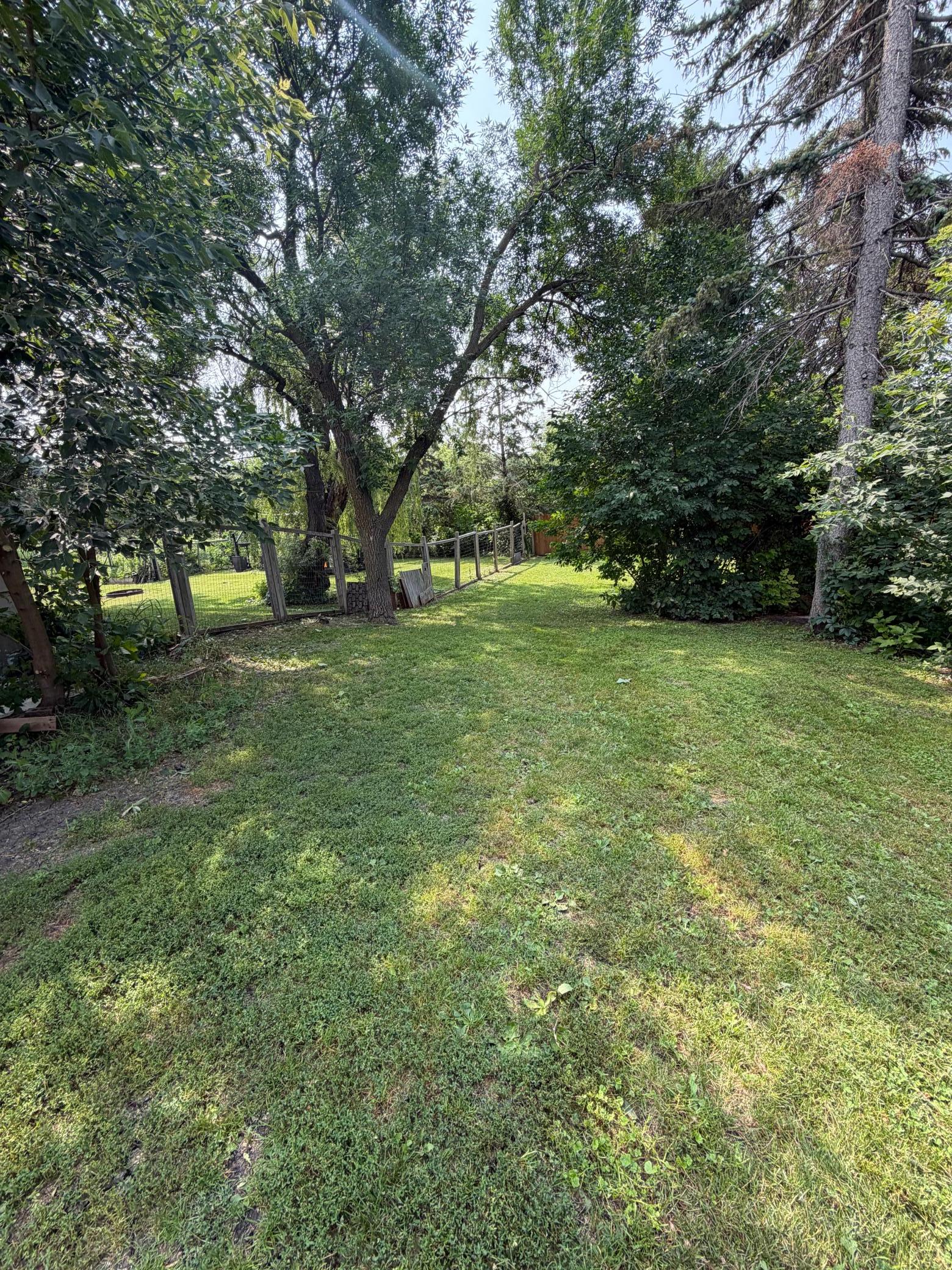 1950 single family home for sale at 805 Elm Avenue S in Hallock, MN — 3 bed, 2 bath (photo 26 of 30)