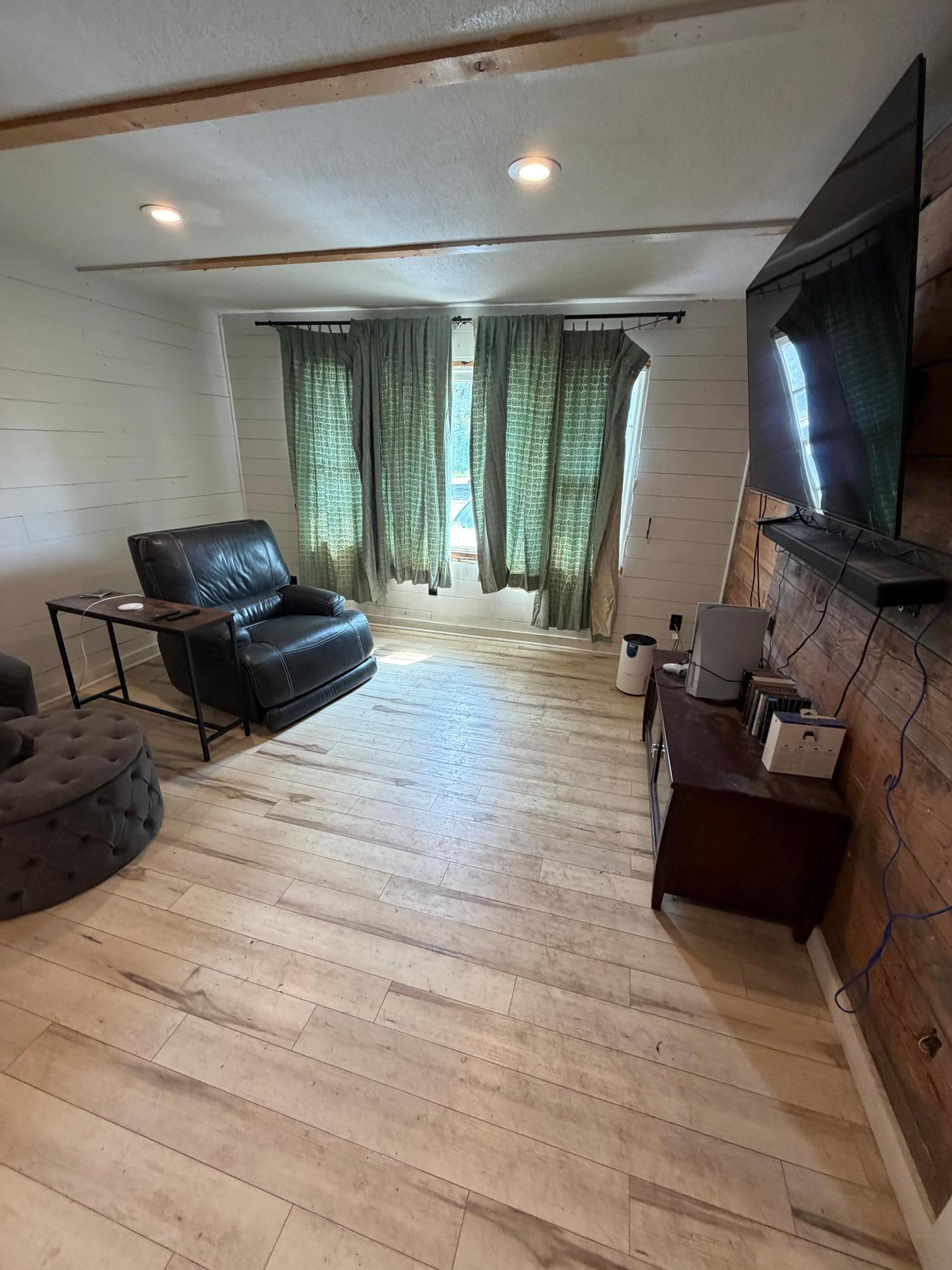 1950 single family home for sale at 805 Elm Avenue S in Hallock, MN — 3 bed, 2 bath (photo 7 of 30)
