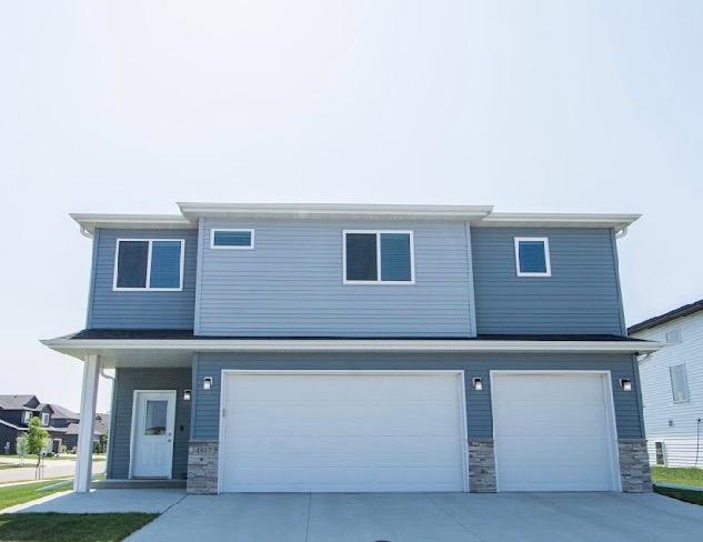 2020 single family home for sale at 4887 Hampton Circle S in Moorhead, MN — 4 bed, 3 bath (photo 2 of 34)