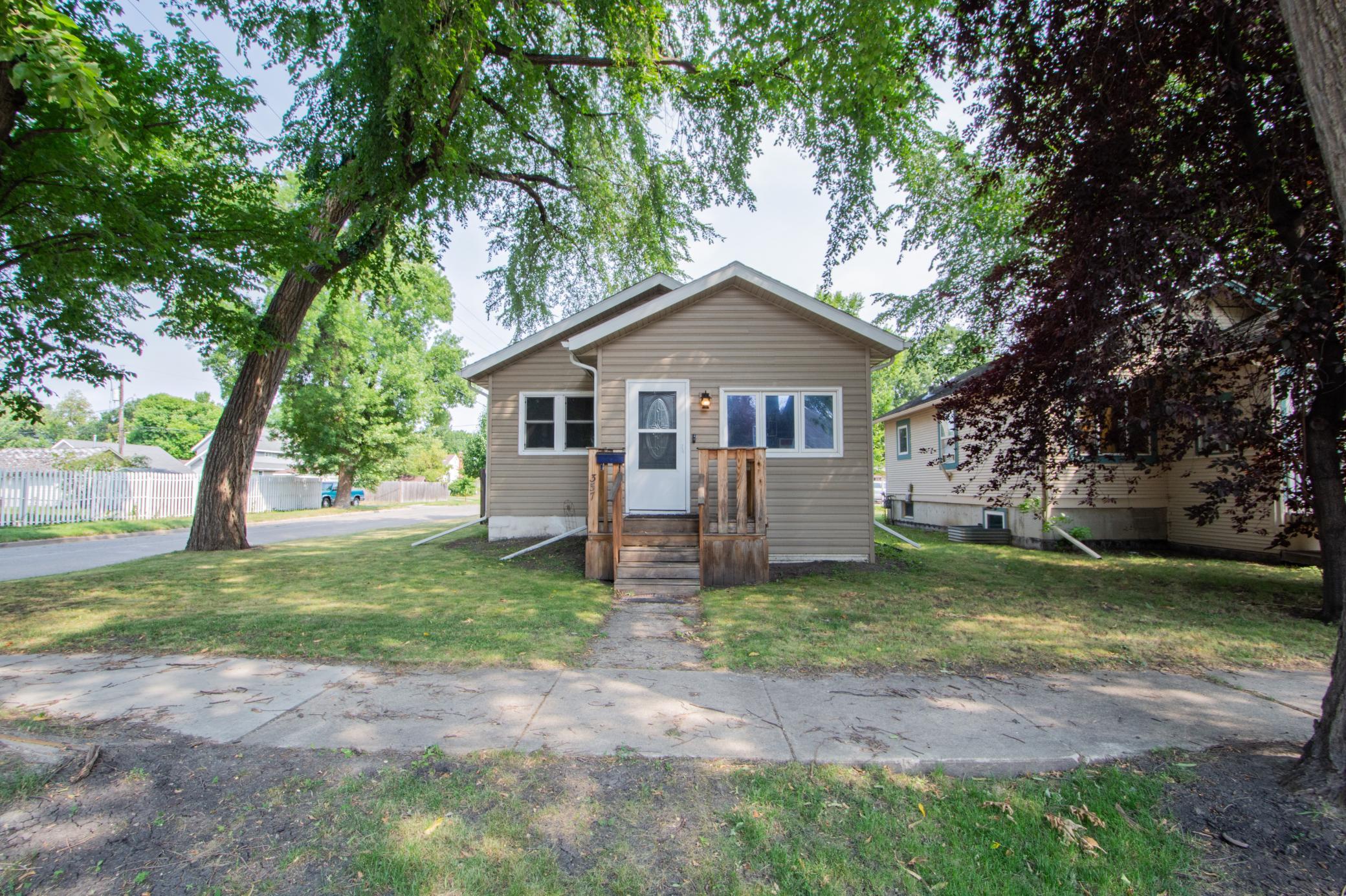357 15th Avenue S, Fargo ND 58103 - Photo 2 of 27