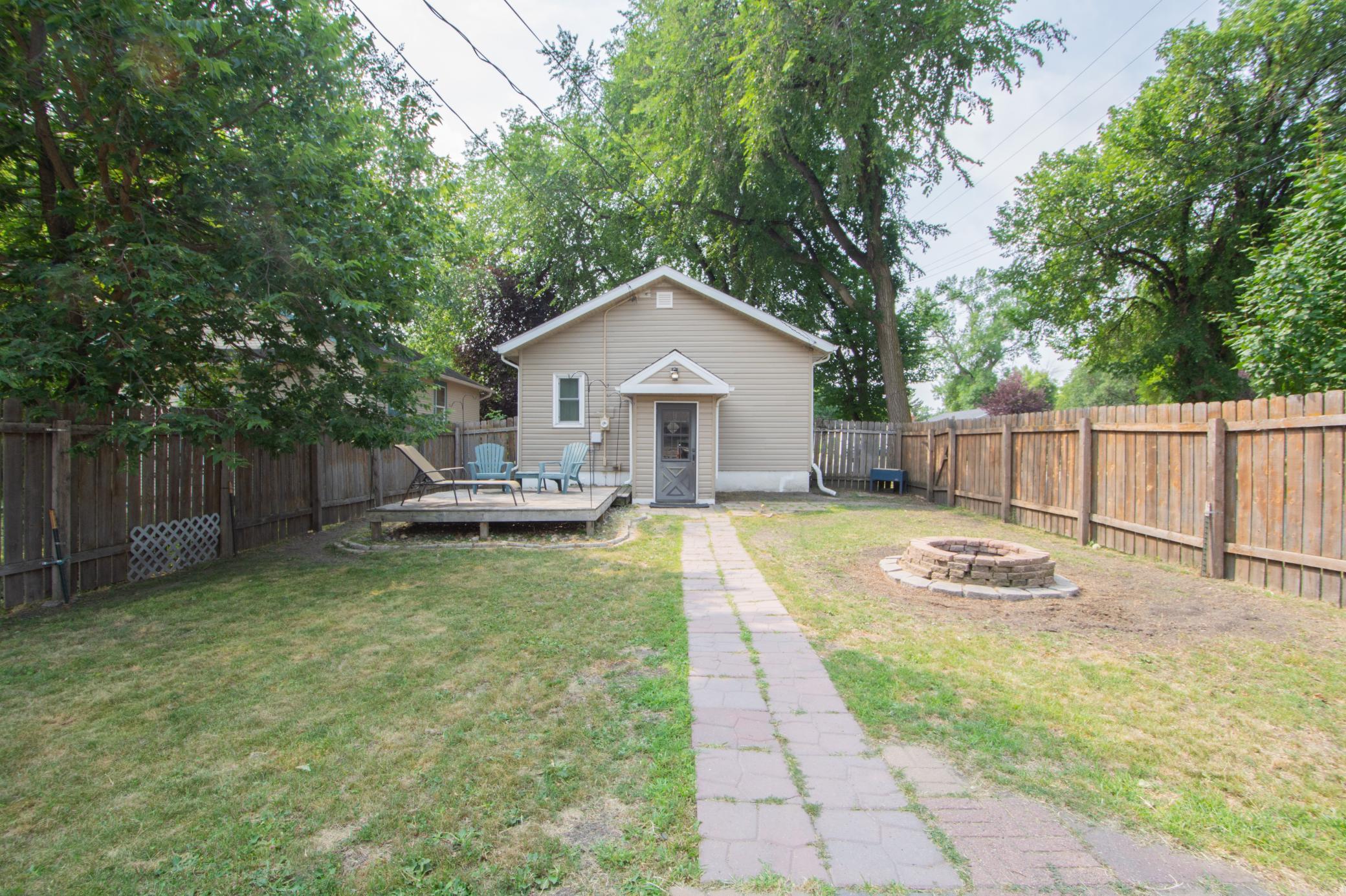 357 15th Avenue S, Fargo ND 58103 - Photo 3 of 27