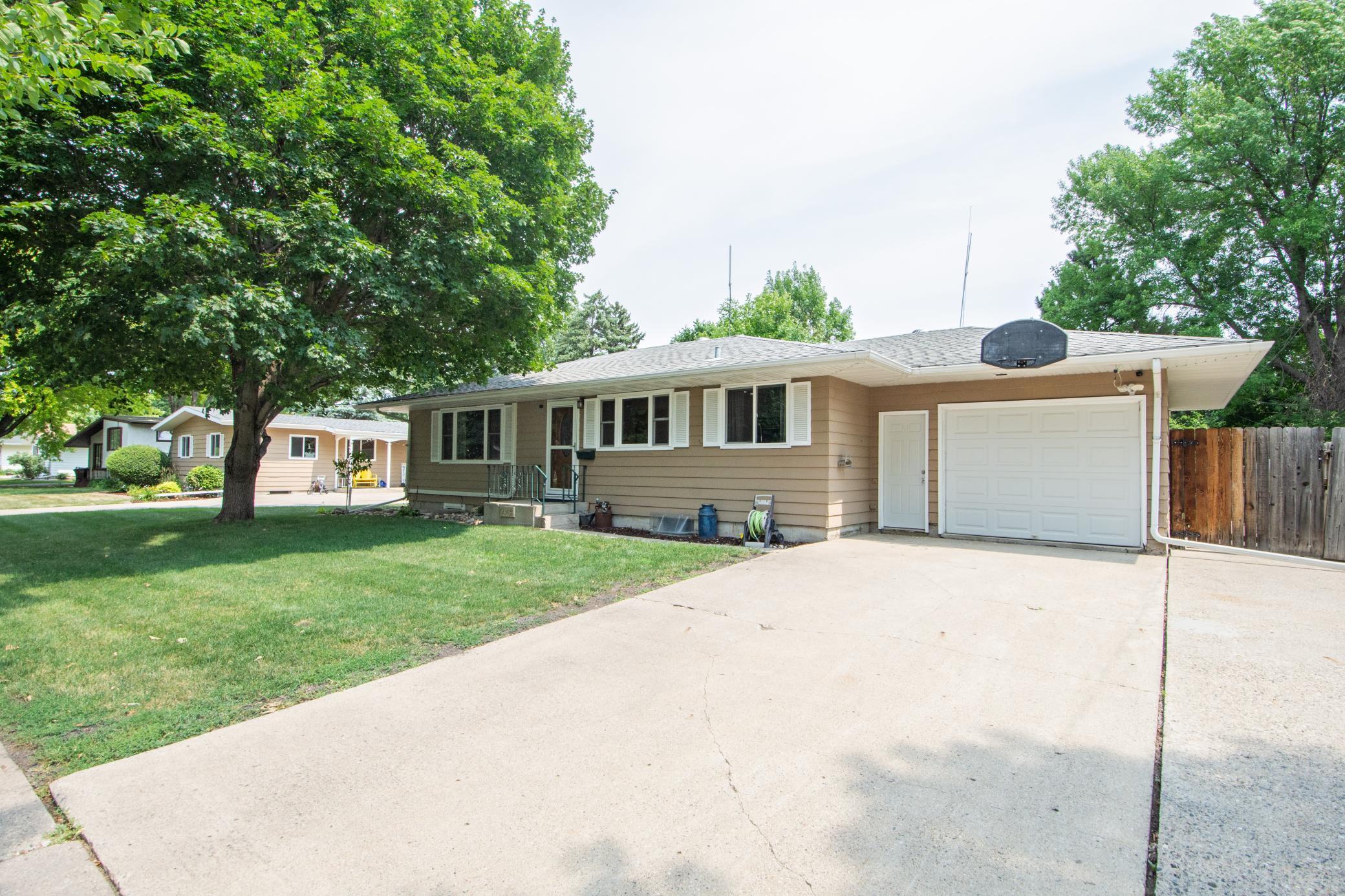 2308 10th Street S, Fargo ND 58103 - Photo 2 of 32