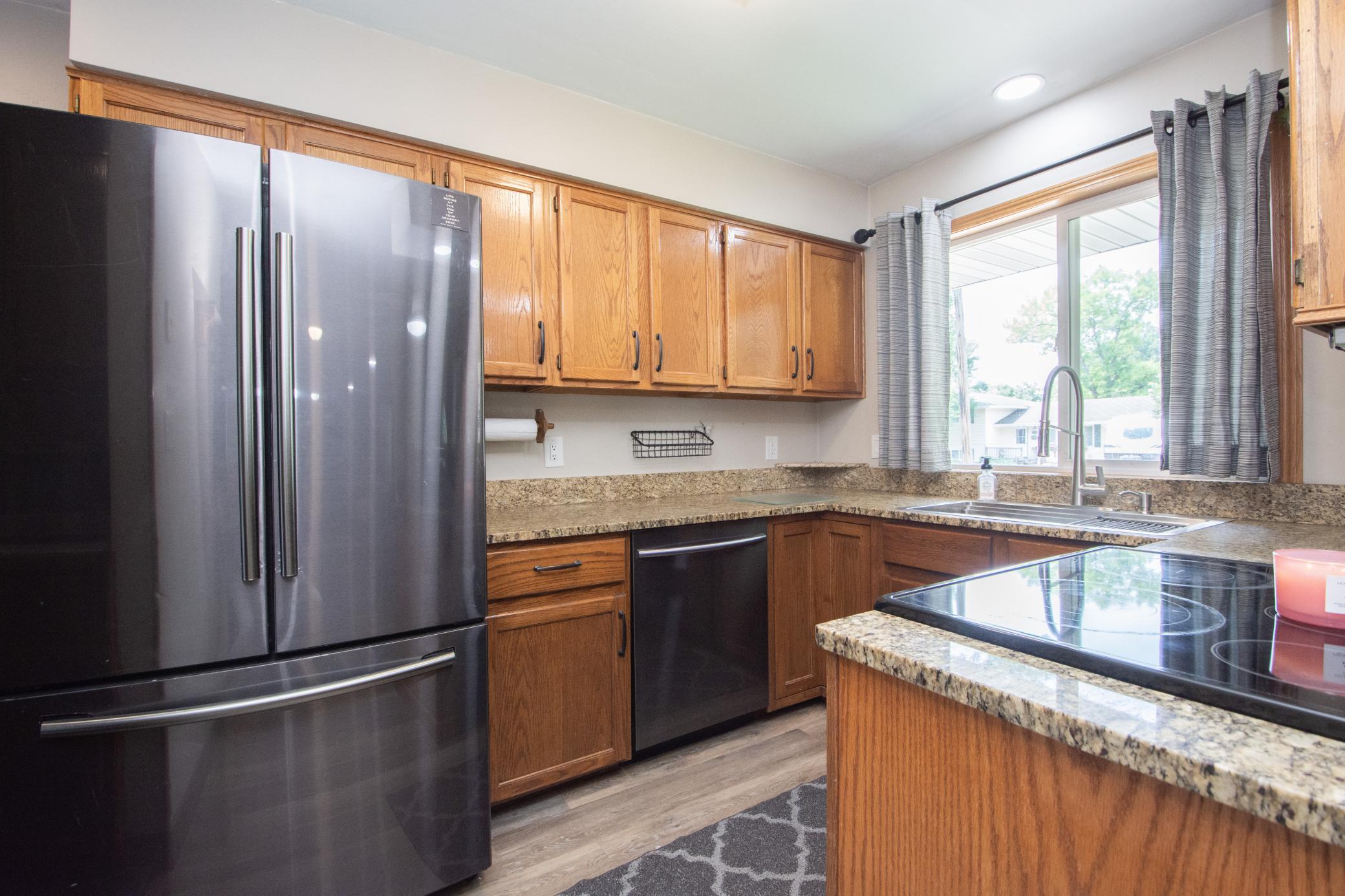 2308 10th Street S, Fargo ND 58103 - Photo 5 of 32