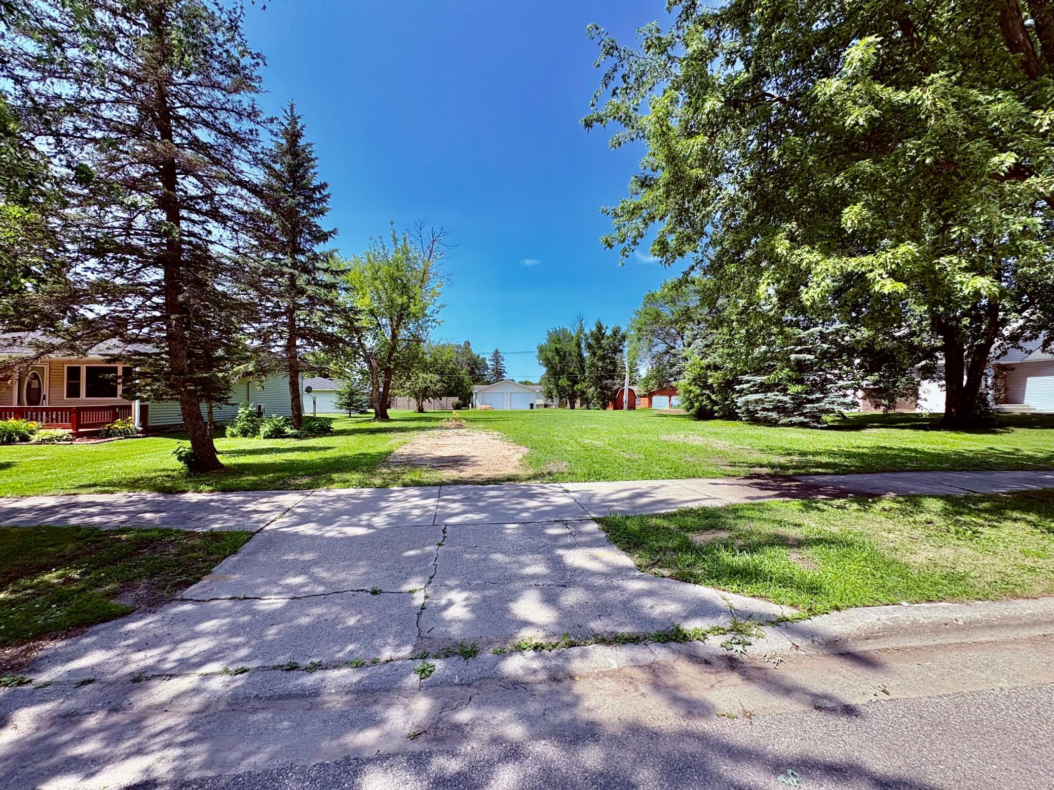 land for sale at 515 Main Avenue S in Baudette, MN (photo 5 of 7)