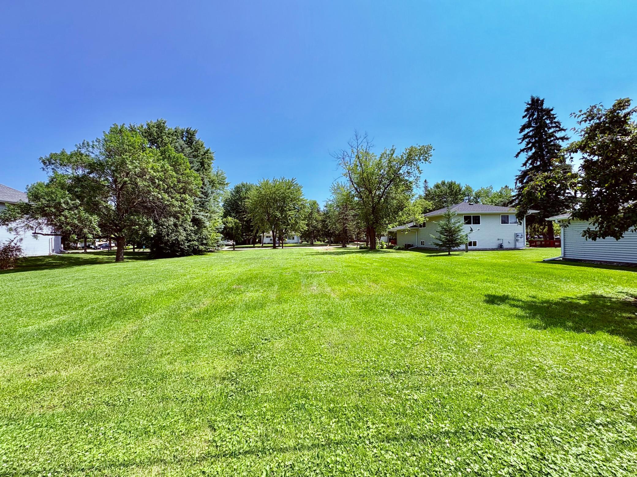 land for sale at 515 Main Avenue S in Baudette, MN (photo 6 of 7)