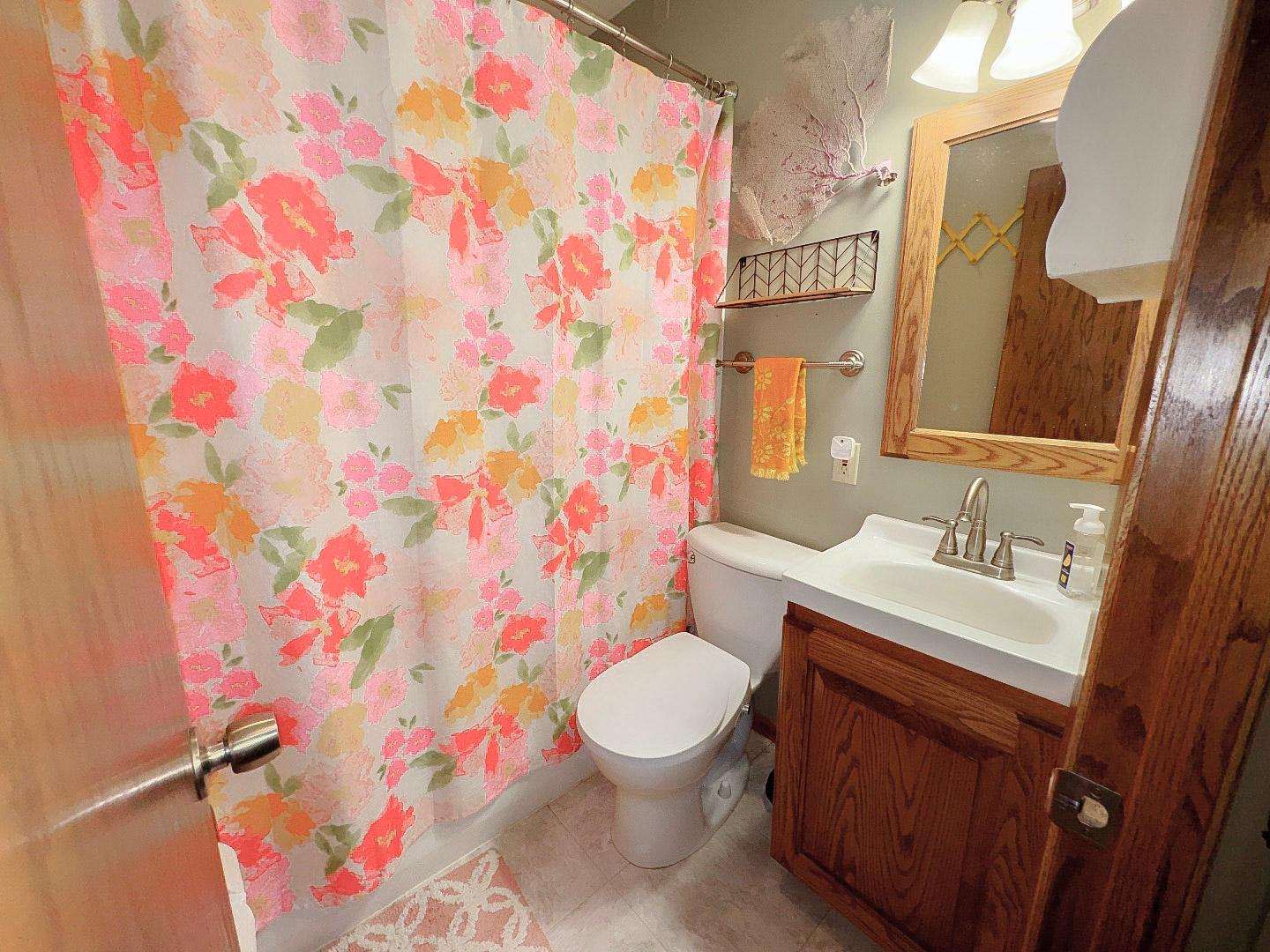 1898 single family home for sale at 316 S Ash Street in Crookston, MN — 6 bed, 5 bath (photo 13 of 74)