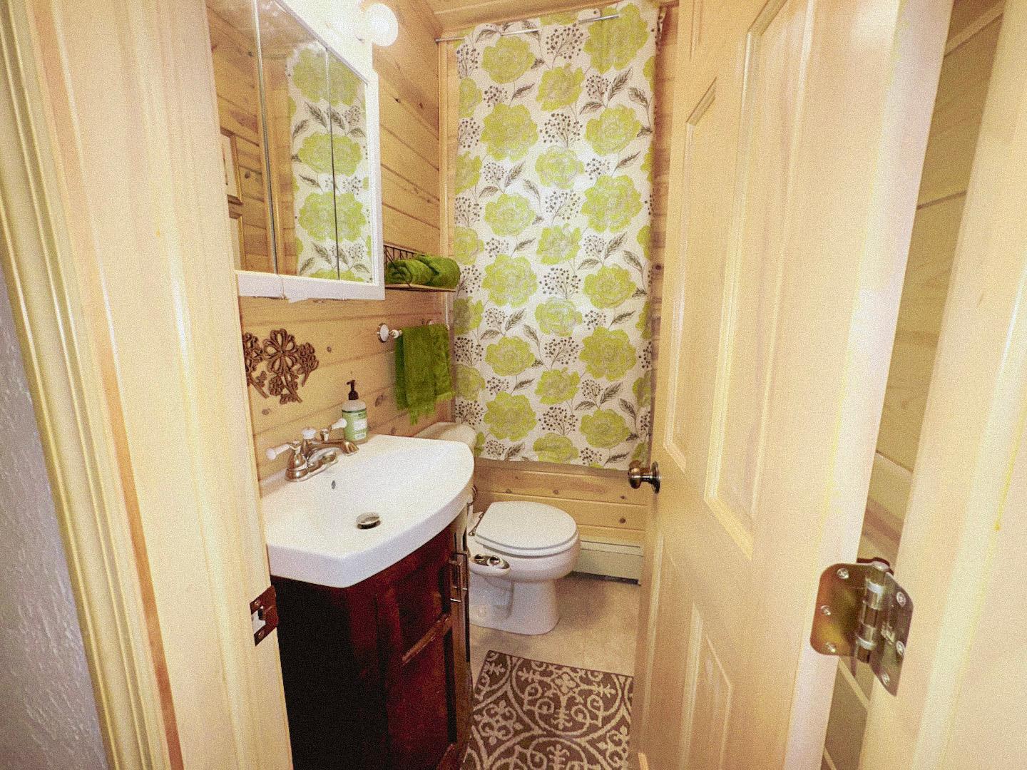 1898 single family home for sale at 316 S Ash Street in Crookston, MN — 6 bed, 5 bath (photo 16 of 74)
