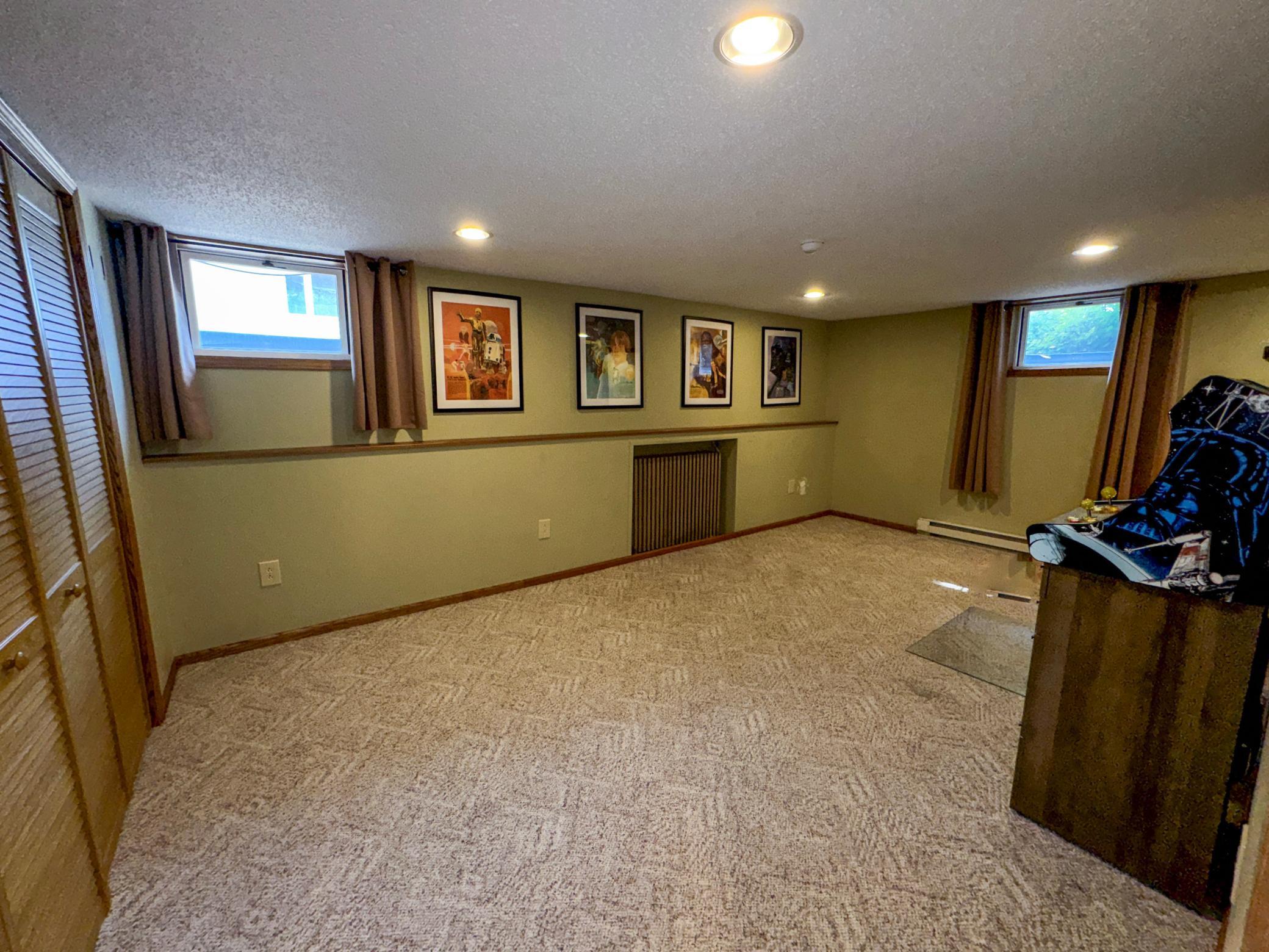 1898 single family home for sale at 316 S Ash Street in Crookston, MN — 6 bed, 5 bath (photo 32 of 74)