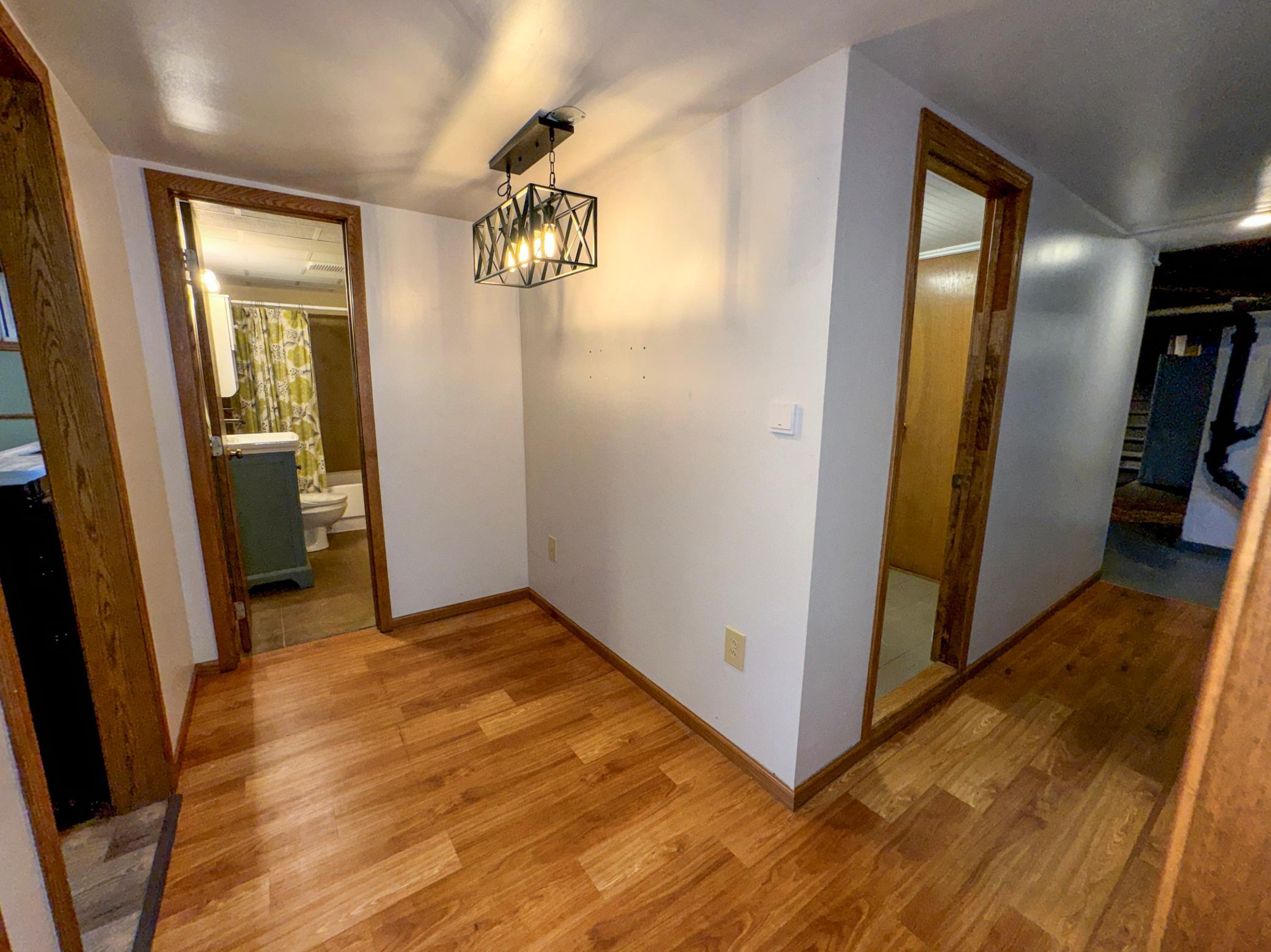 1898 single family home for sale at 316 S Ash Street in Crookston, MN — 6 bed, 5 bath (photo 34 of 74)