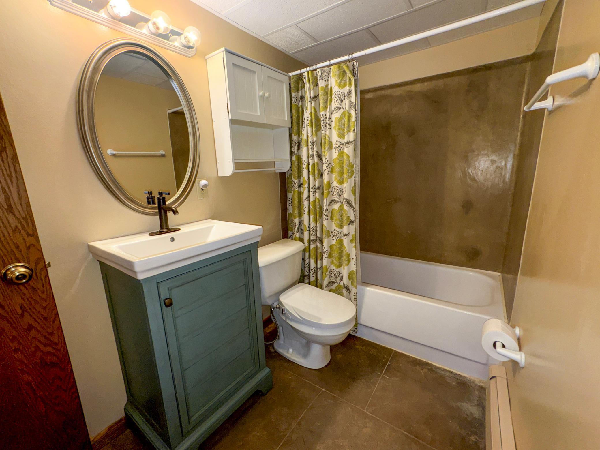 1898 single family home for sale at 316 S Ash Street in Crookston, MN — 6 bed, 5 bath (photo 35 of 74)