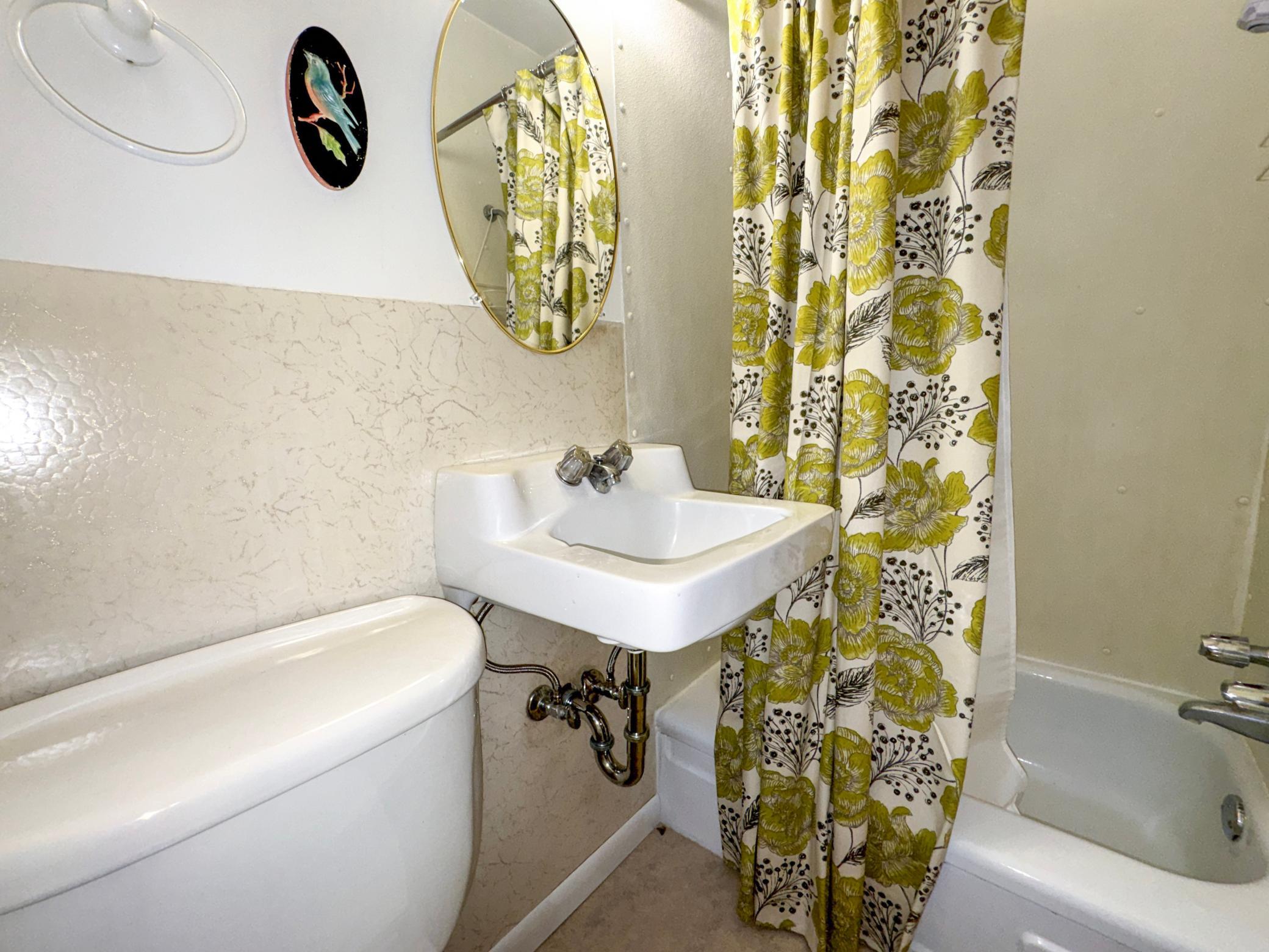 1898 single family home for sale at 316 S Ash Street in Crookston, MN — 6 bed, 5 bath (photo 43 of 74)