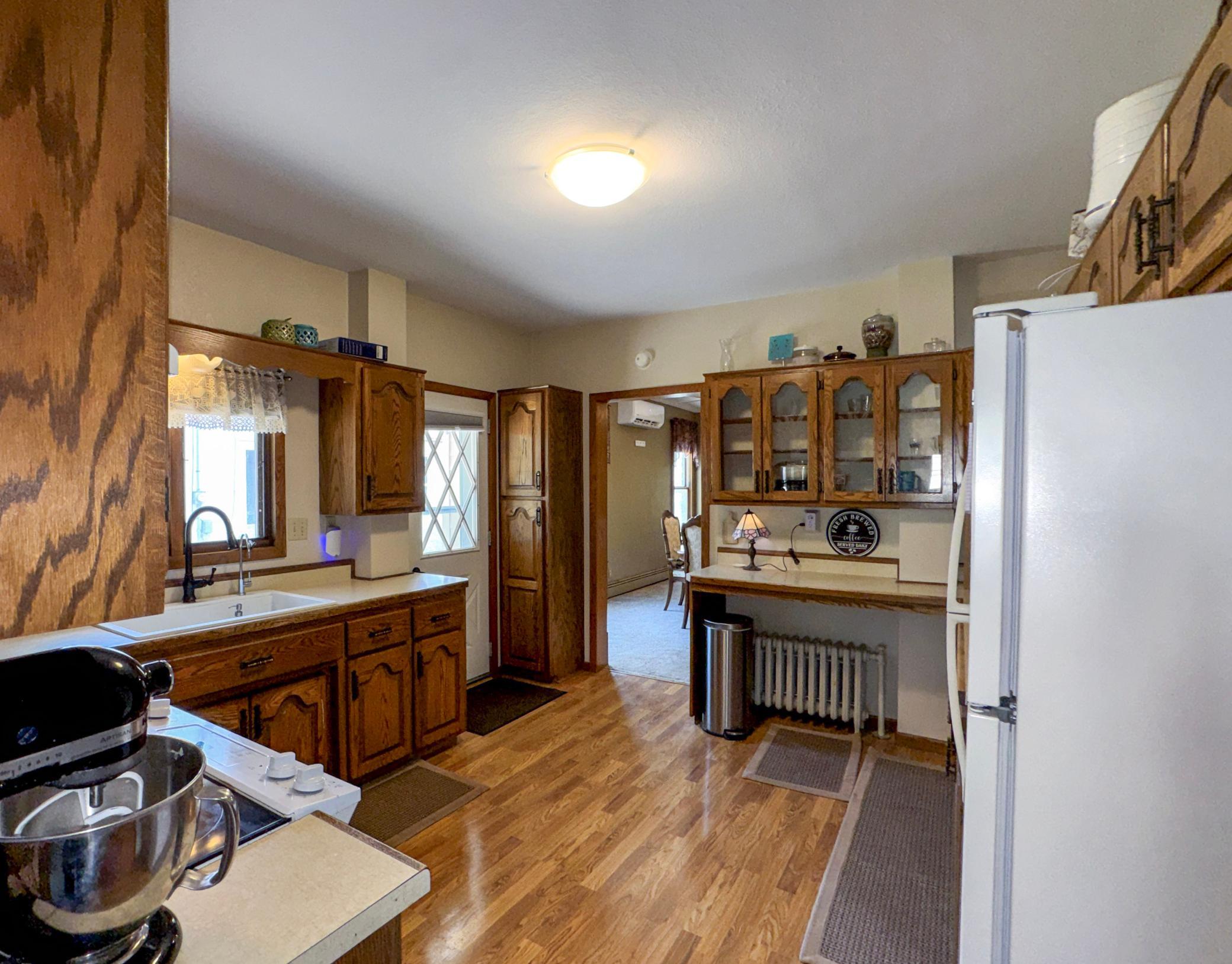 1898 single family home for sale at 316 S Ash Street in Crookston, MN — 6 bed, 5 bath (photo 6 of 74)