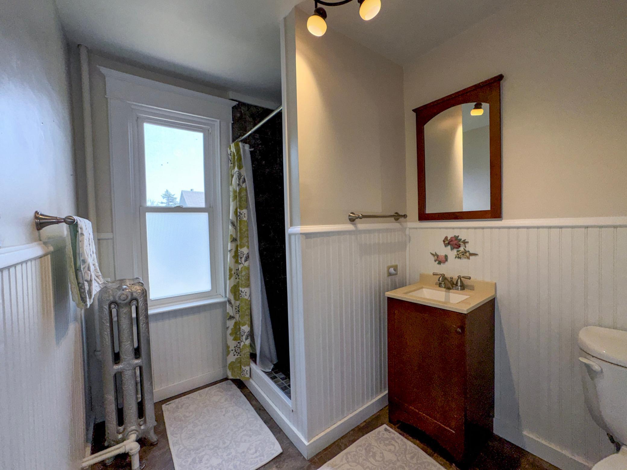 1898 single family home for sale at 316 S Ash Street in Crookston, MN — 6 bed, 5 bath (photo 51 of 74)