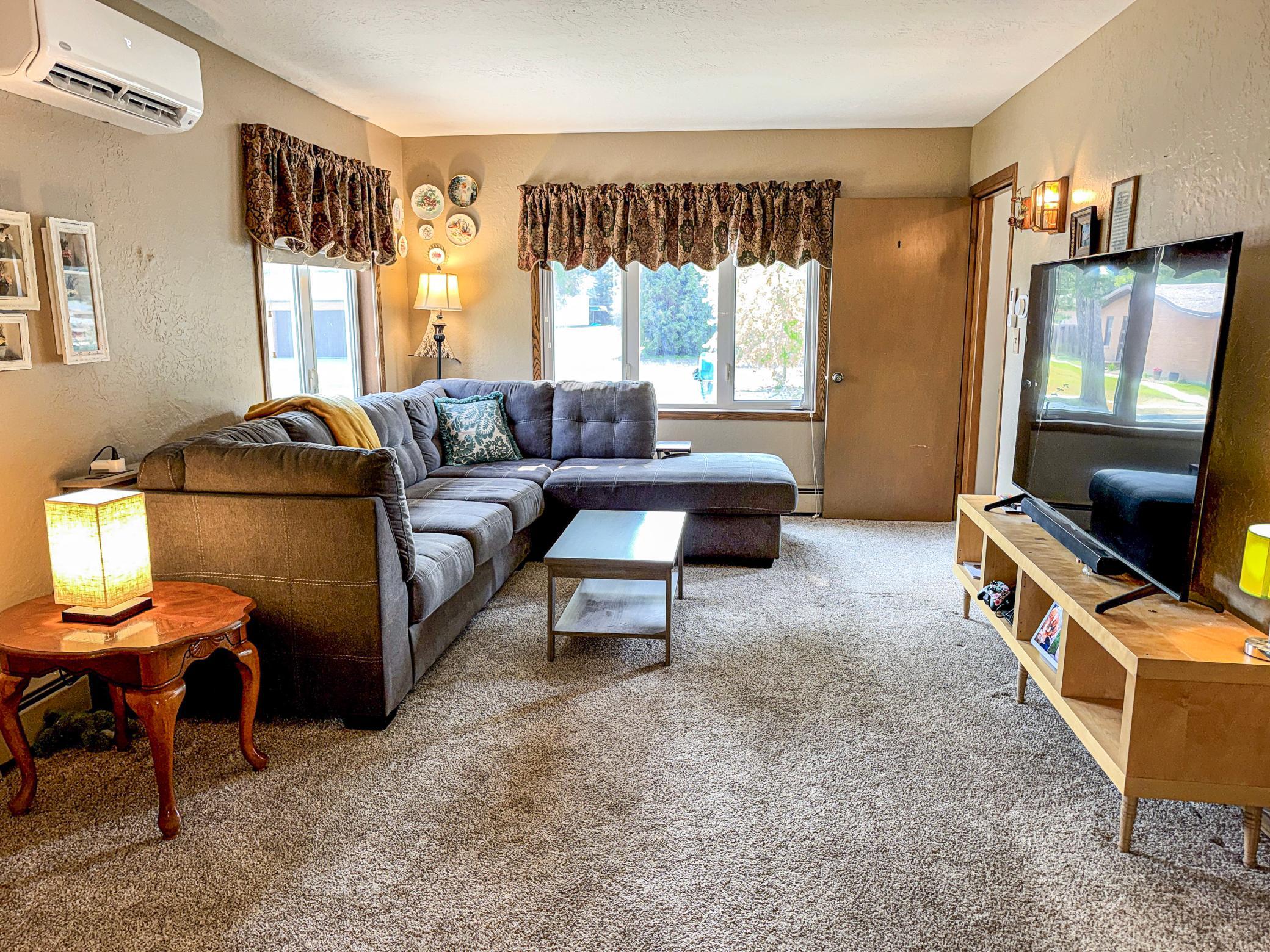 1898 single family home for sale at 316 S Ash Street in Crookston, MN — 6 bed, 5 bath (photo 9 of 74)