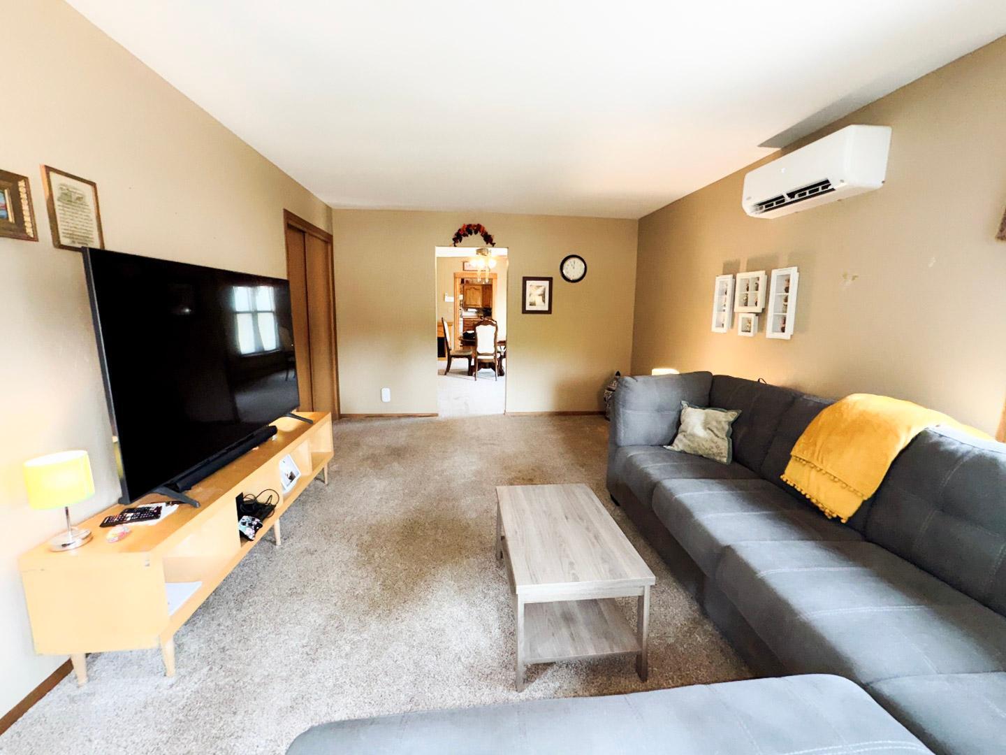 1898 single family home for sale at 316 S Ash Street in Crookston, MN — 6 bed, 5 bath (photo 10 of 74)