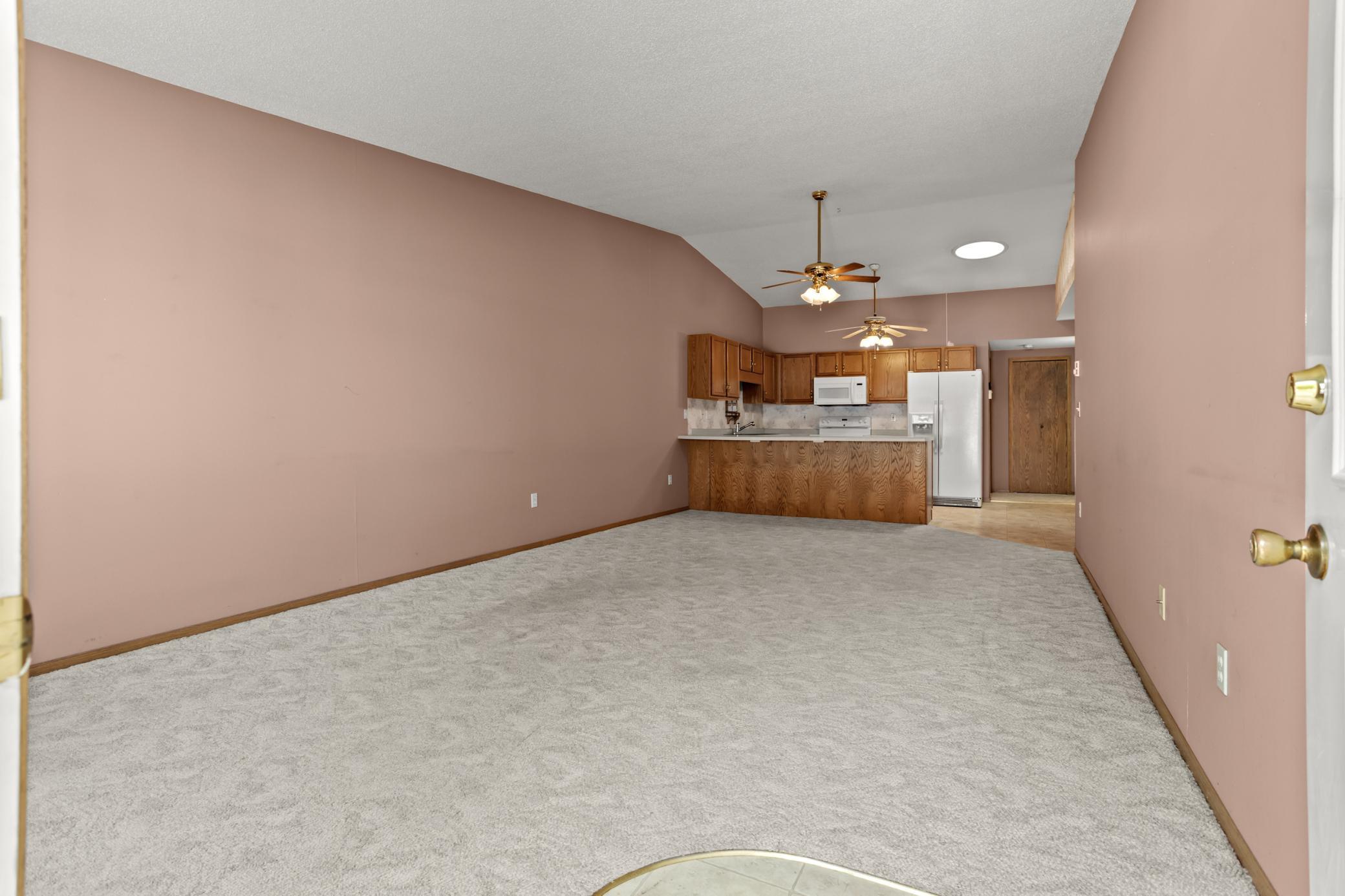 4752 10th Avenue S, Fargo ND 58103 - Photo 2 of 27