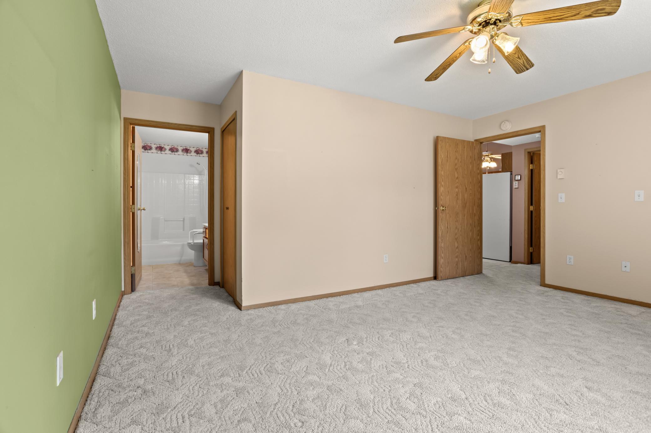 4752 10th Avenue S, Fargo ND 58103 - Photo 12 of 27
