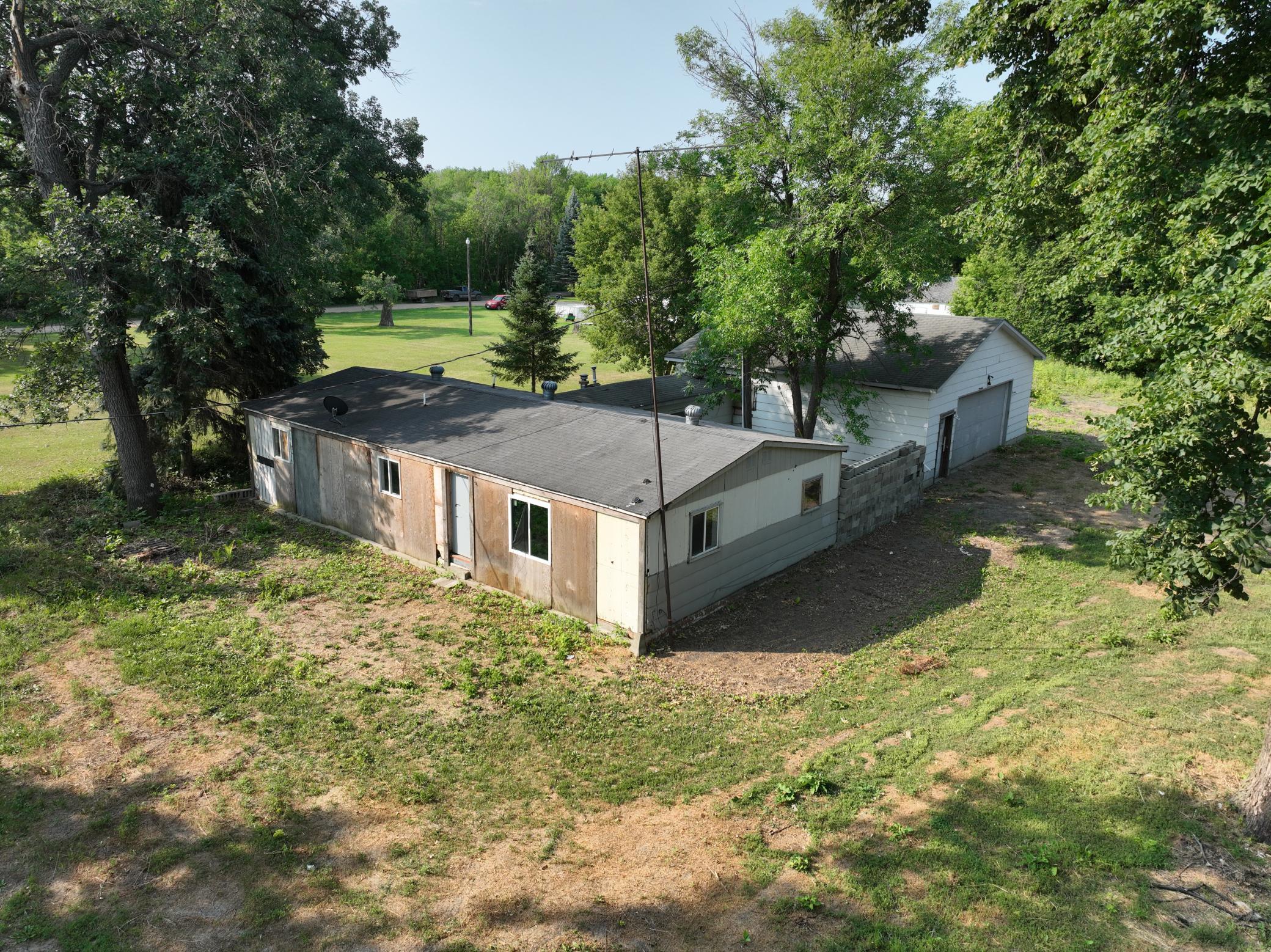 1980 single family home for sale at 47099 Center Street W in East Grand Forks, MN — 3 bed, 2 bath (photo 2 of 20)
