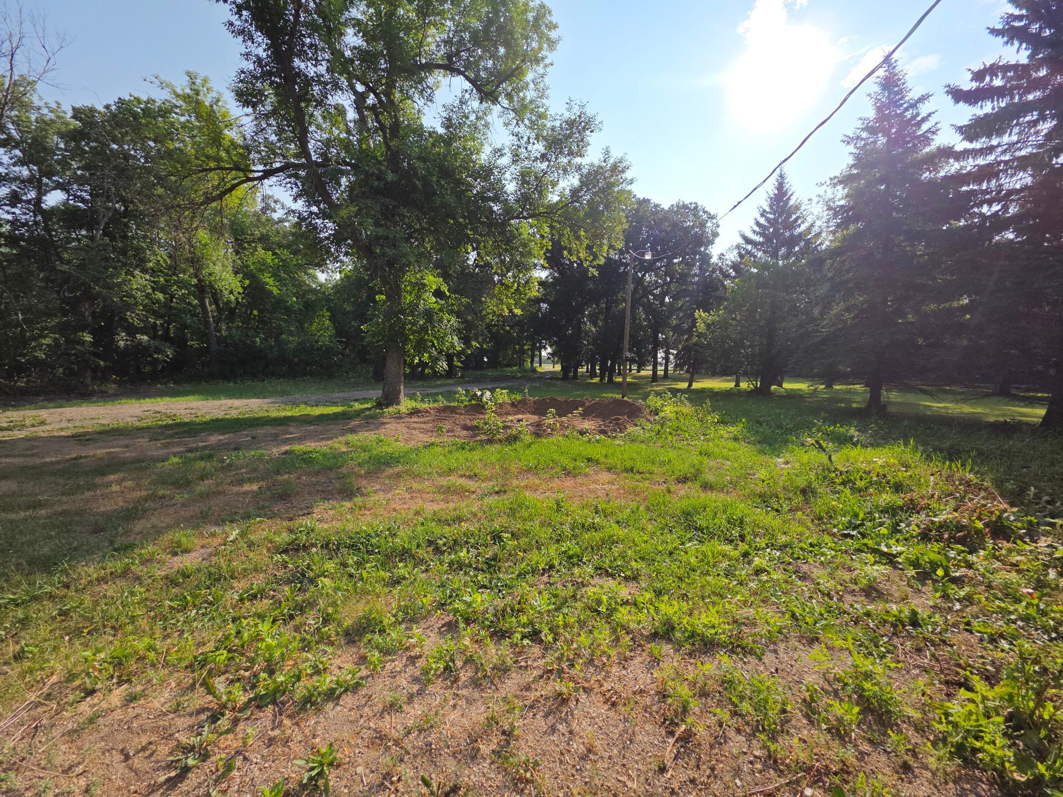 1980 single family home for sale at 47099 Center Street W in East Grand Forks, MN — 3 bed, 2 bath (photo 14 of 20)