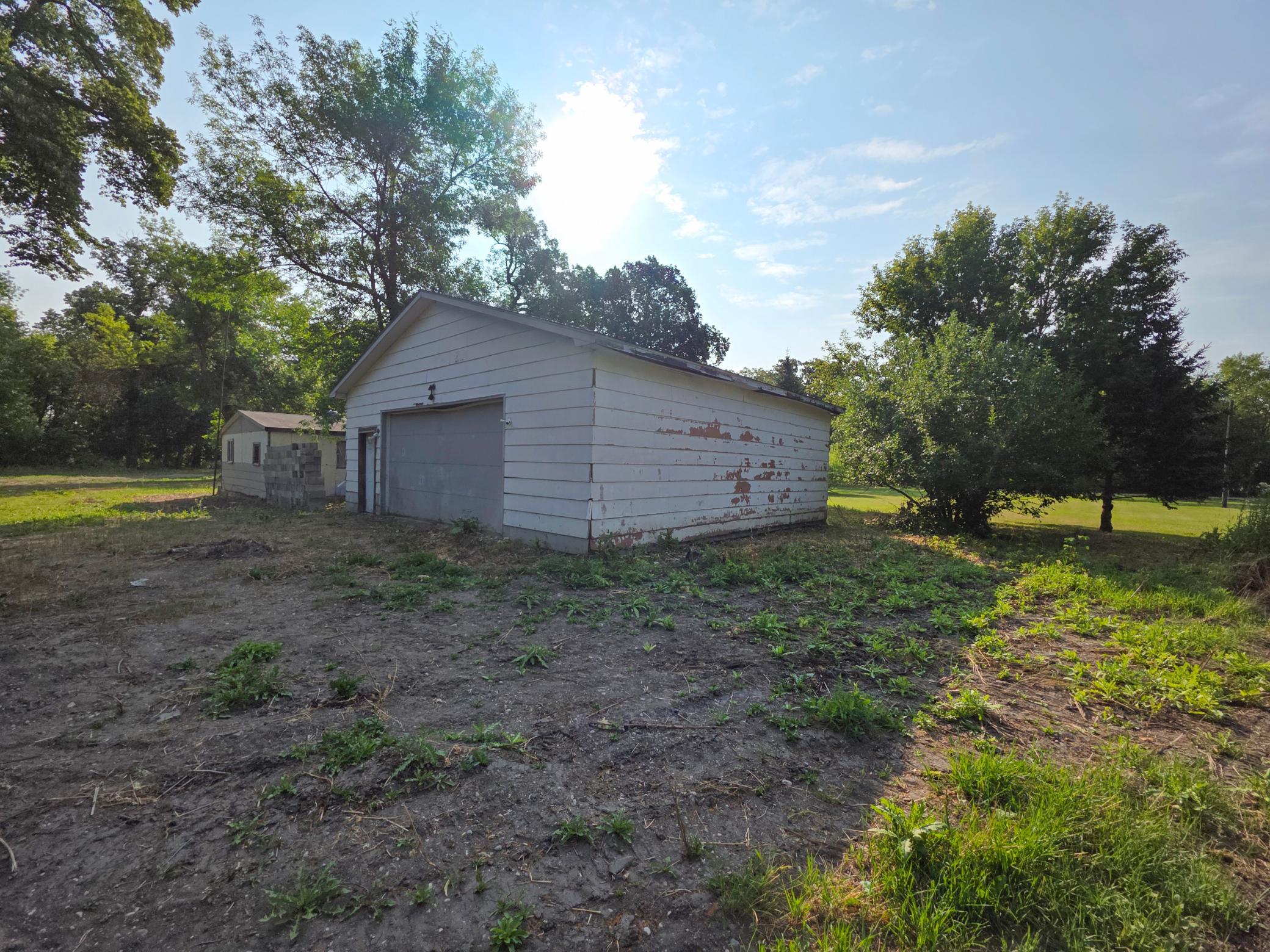 1980 single family home for sale at 47099 Center Street W in East Grand Forks, MN — 3 bed, 2 bath (photo 15 of 20)