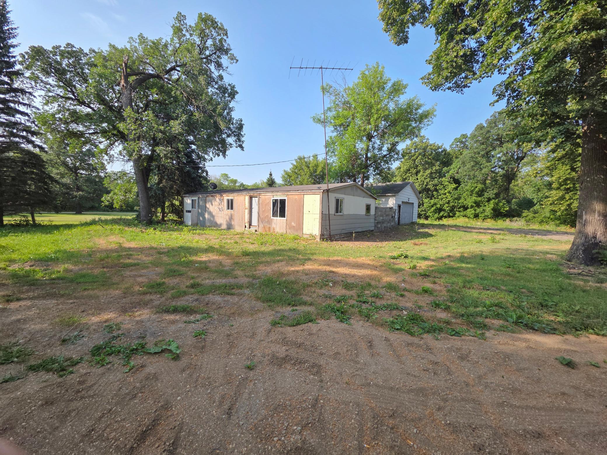 1980 single family home for sale at 47099 Center Street W in East Grand Forks, MN — 3 bed, 2 bath (photo 19 of 20)