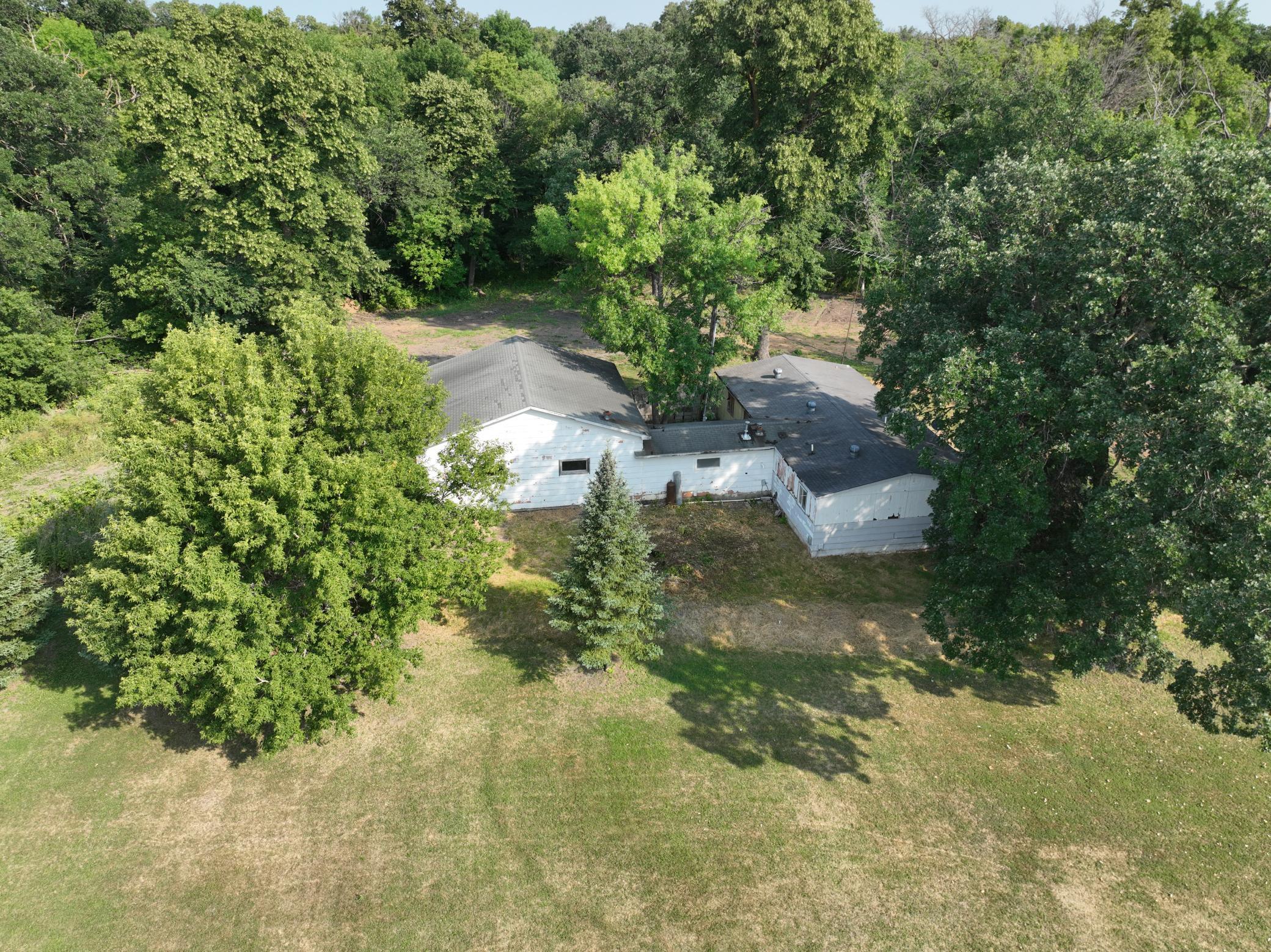 1980 single family home for sale at 47099 Center Street W in East Grand Forks, MN — 3 bed, 2 bath (photo 3 of 20)