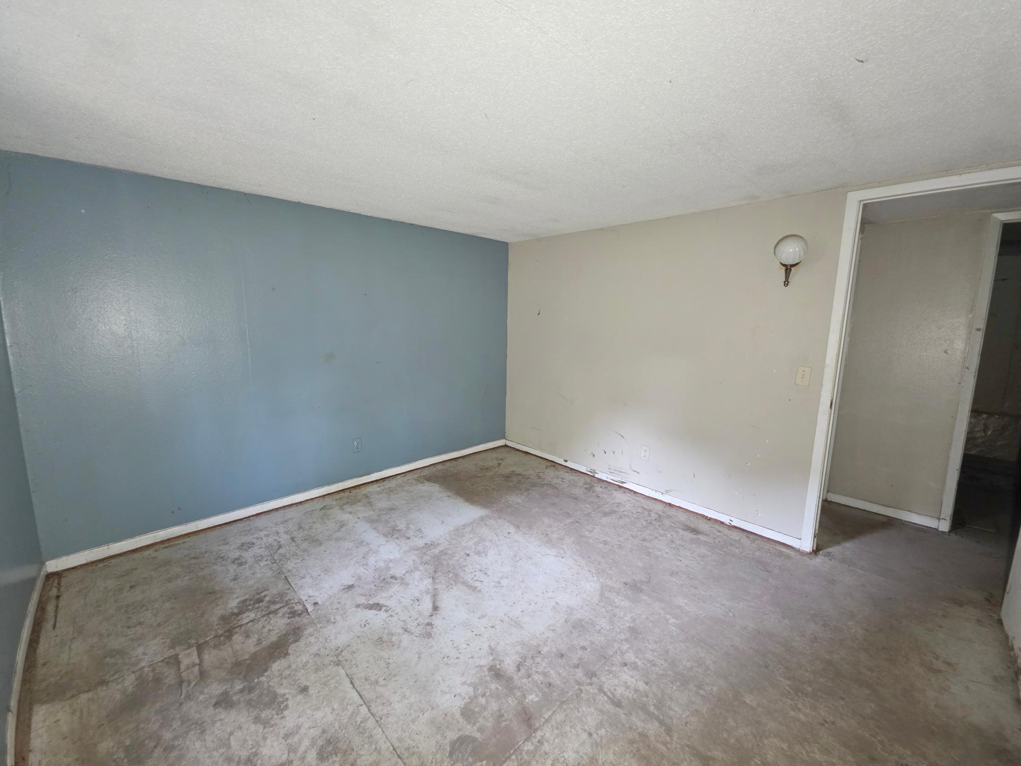 1980 single family home for sale at 47099 Center Street W in East Grand Forks, MN — 3 bed, 2 bath (photo 10 of 20)