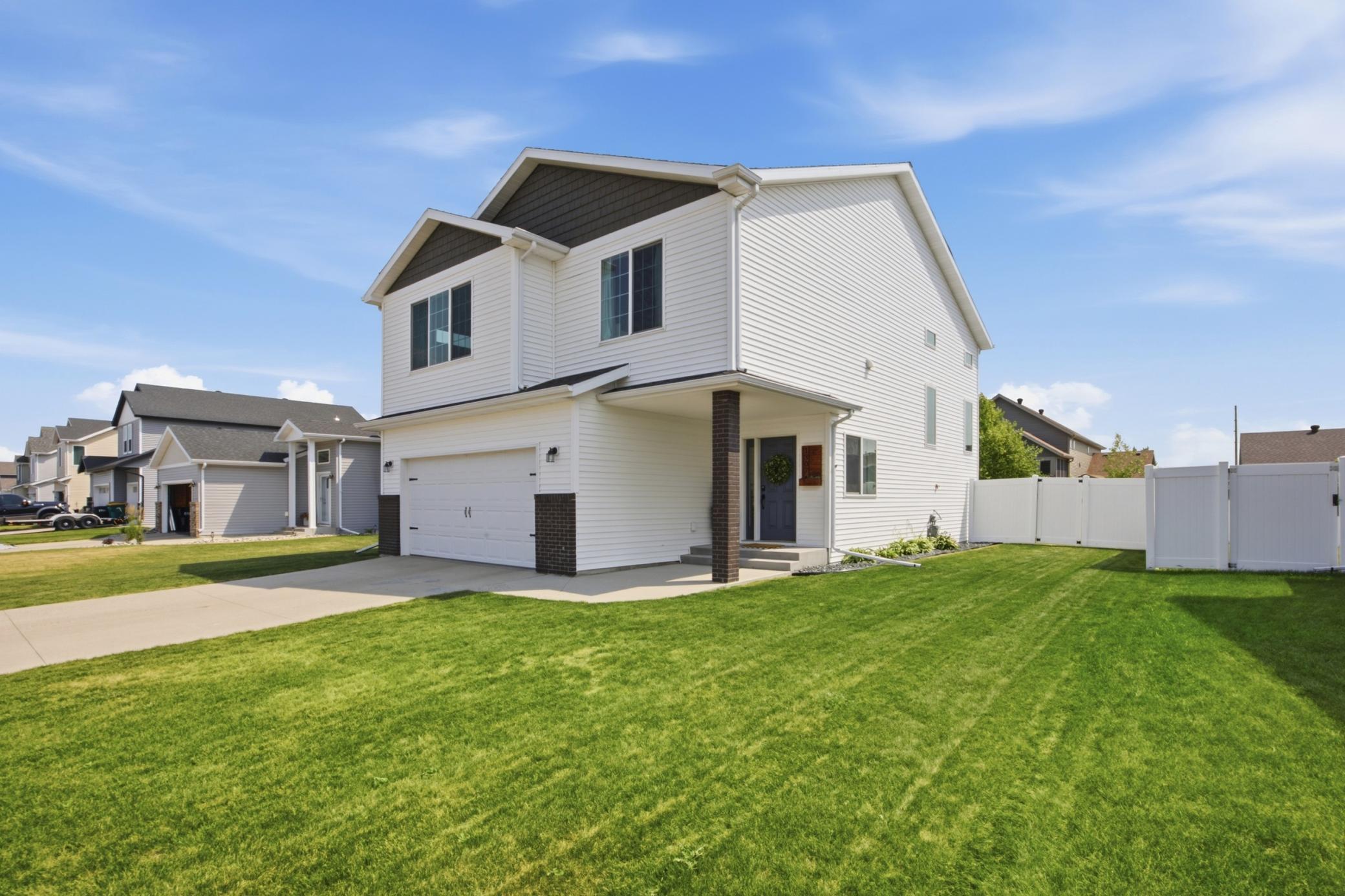 1307 30th Avenue W, West Fargo ND 58078 - Photo 2 of 37