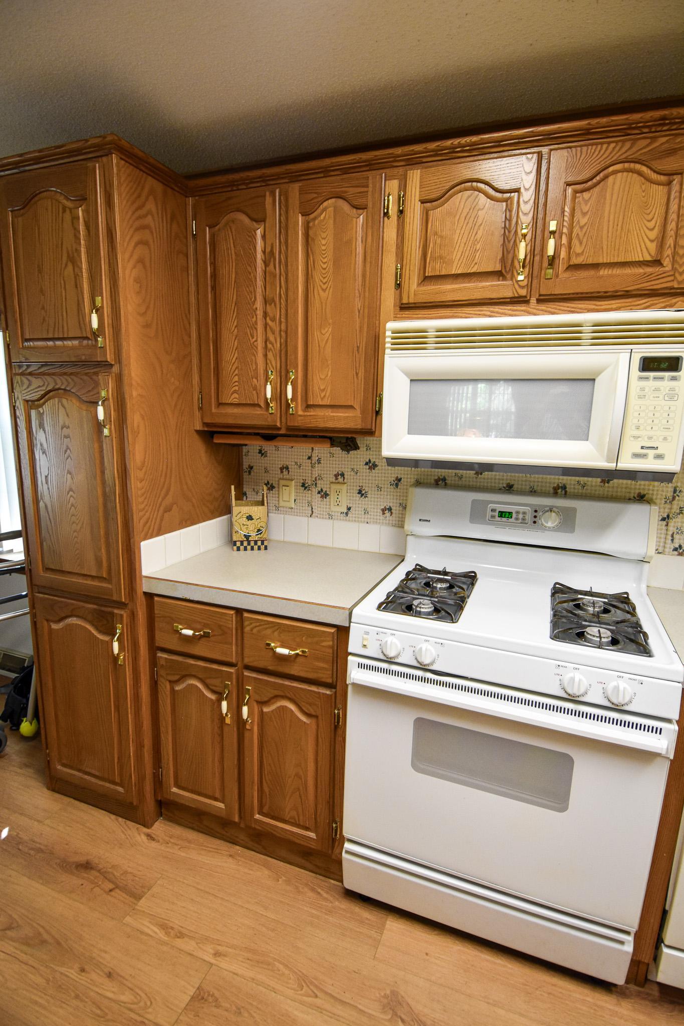 2000 single family home for sale at 230 4th Street in Stephen, MN — 3 bed, 2 bath (photo 11 of 45)