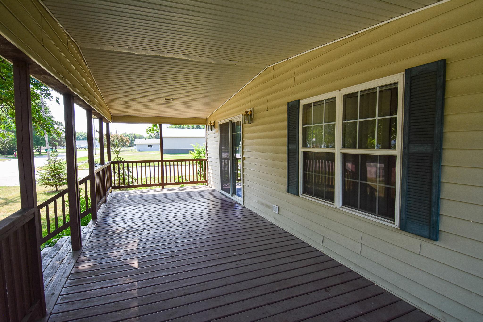 2000 single family home for sale at 230 4th Street in Stephen, MN — 3 bed, 2 bath (photo 3 of 45)