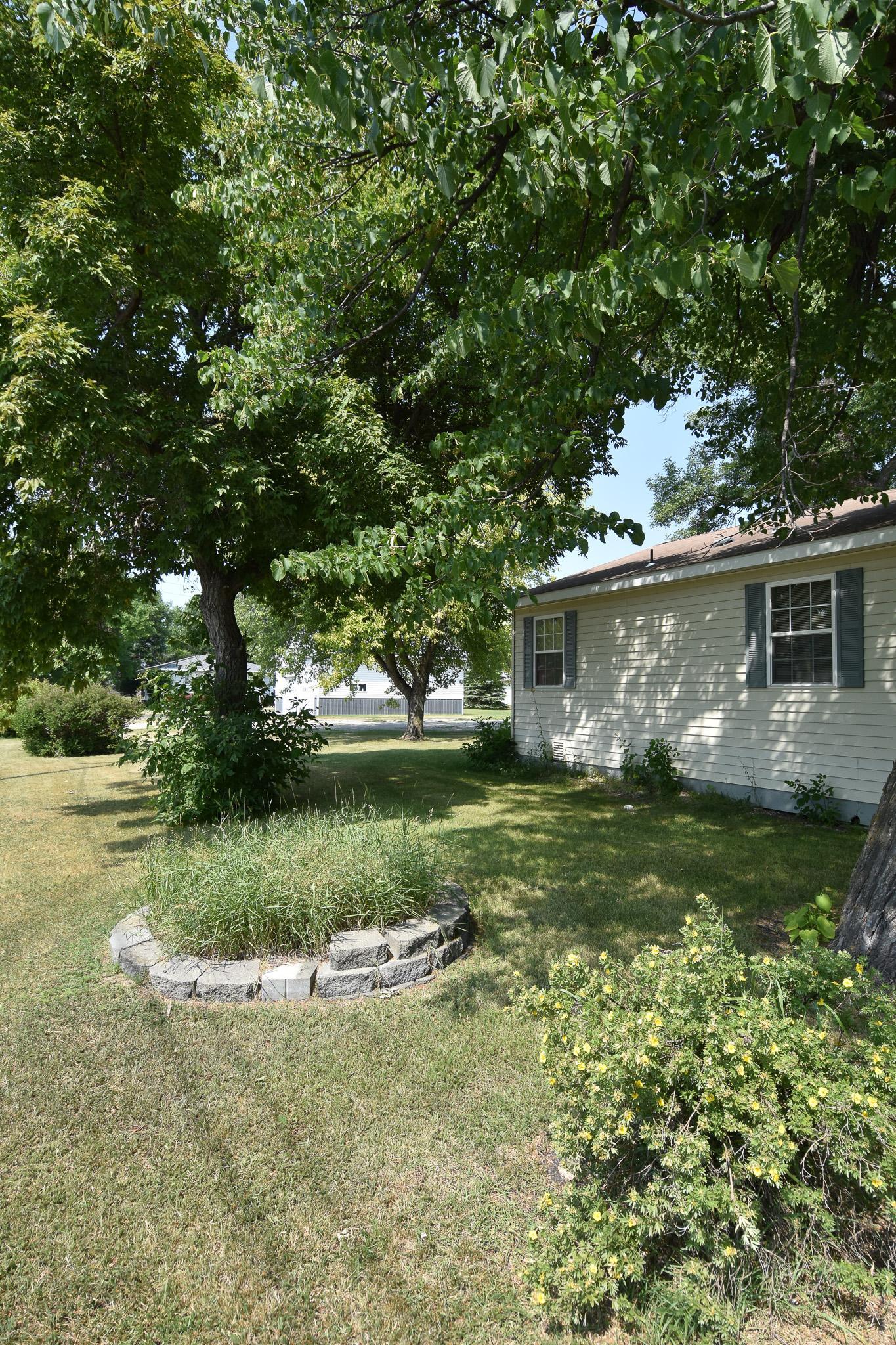 2000 single family home for sale at 230 4th Street in Stephen, MN — 3 bed, 2 bath (photo 33 of 45)