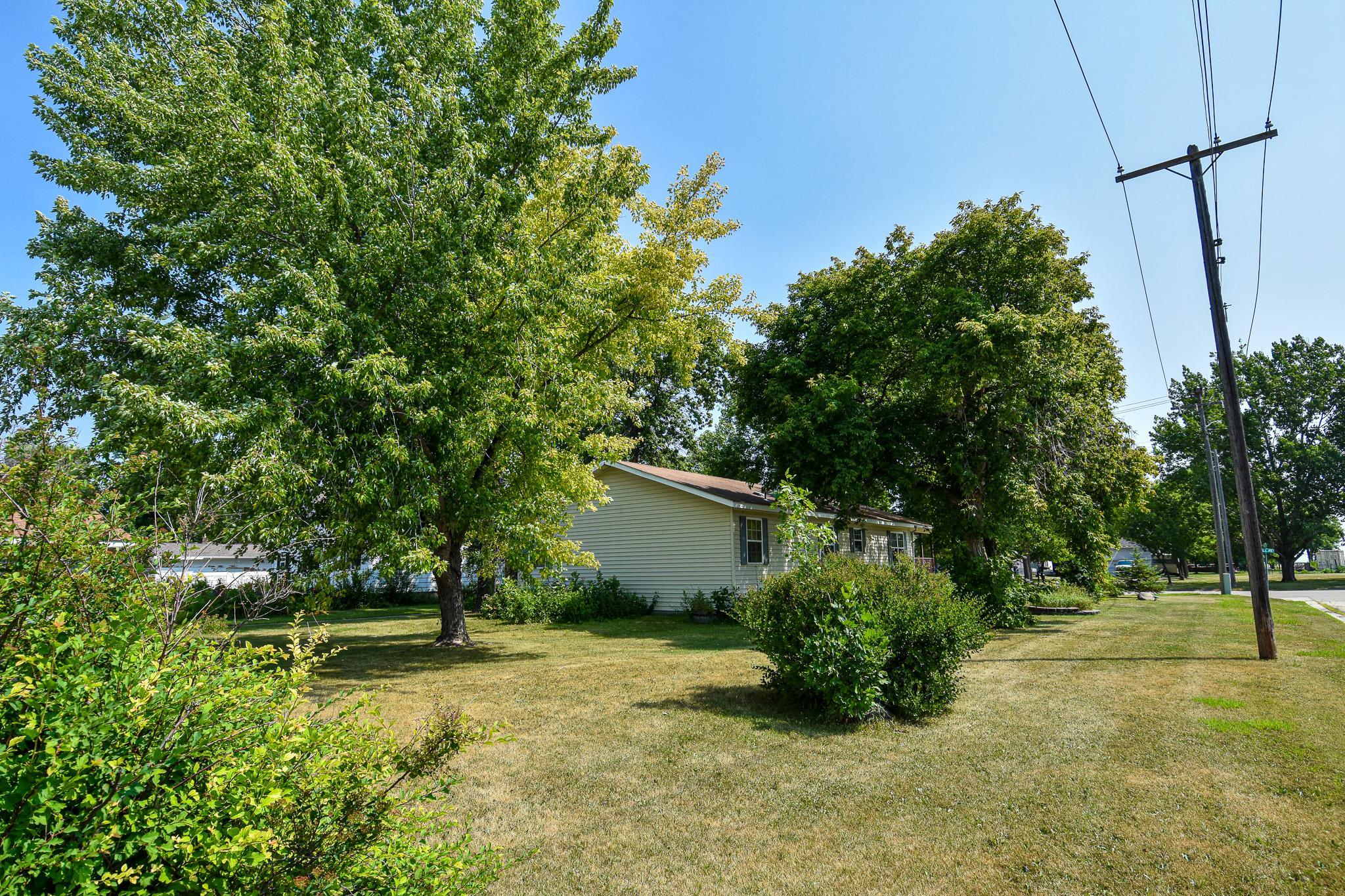 2000 single family home for sale at 230 4th Street in Stephen, MN — 3 bed, 2 bath (photo 36 of 45)