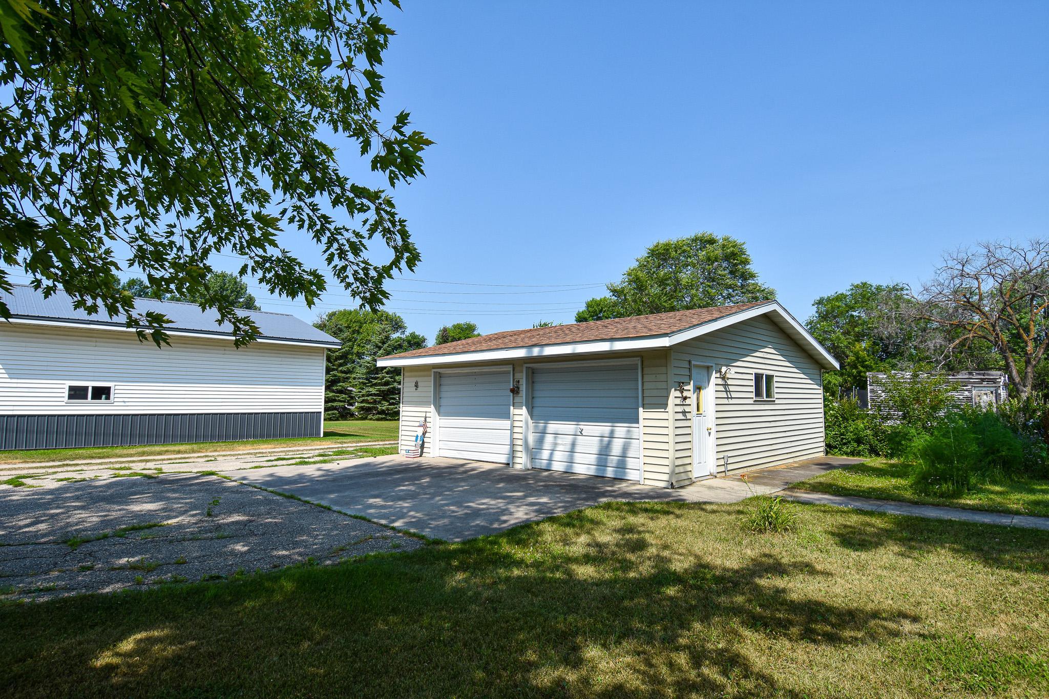 2000 single family home for sale at 230 4th Street in Stephen, MN — 3 bed, 2 bath (photo 37 of 45)
