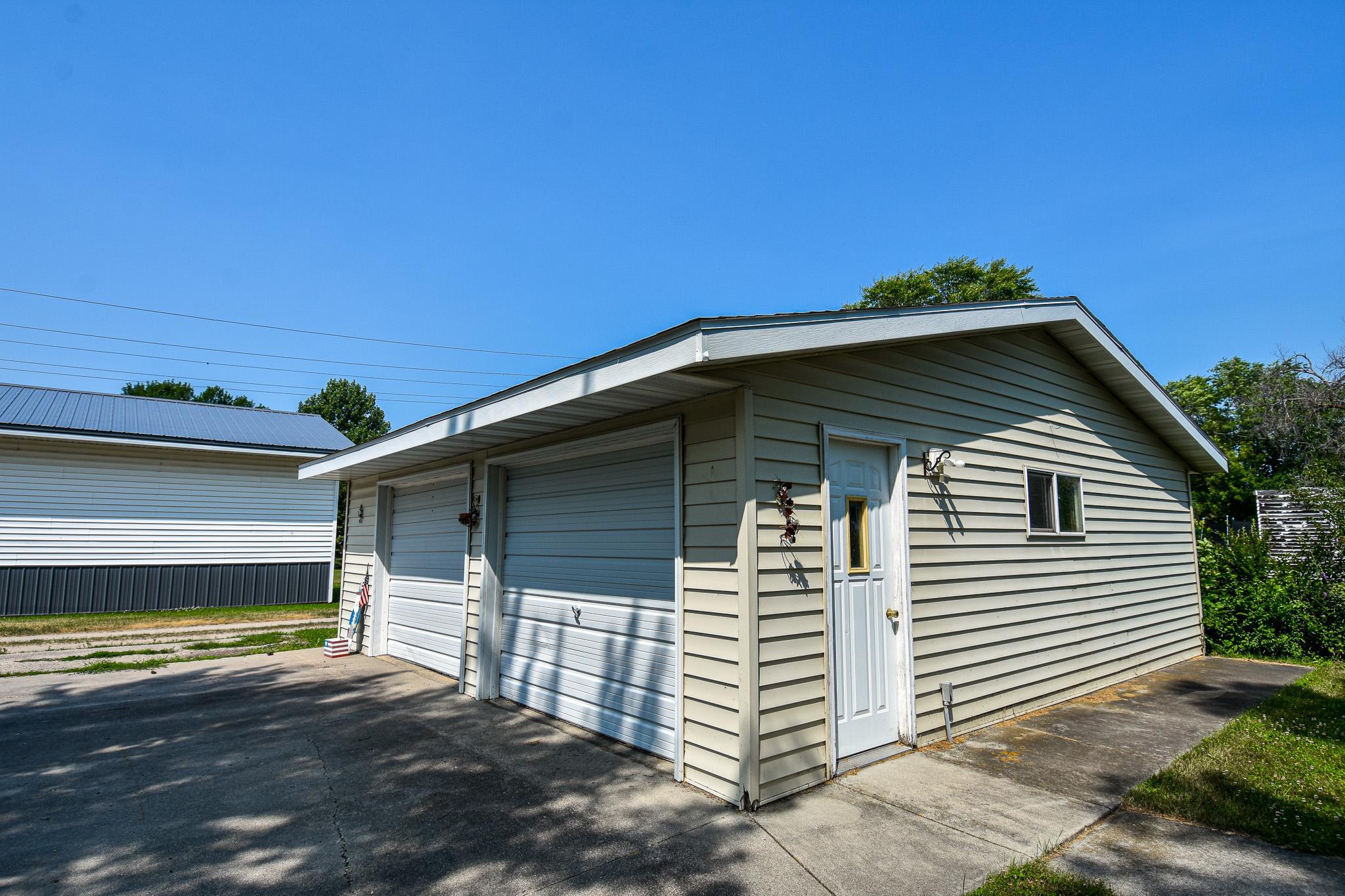 2000 single family home for sale at 230 4th Street in Stephen, MN — 3 bed, 2 bath (photo 38 of 45)