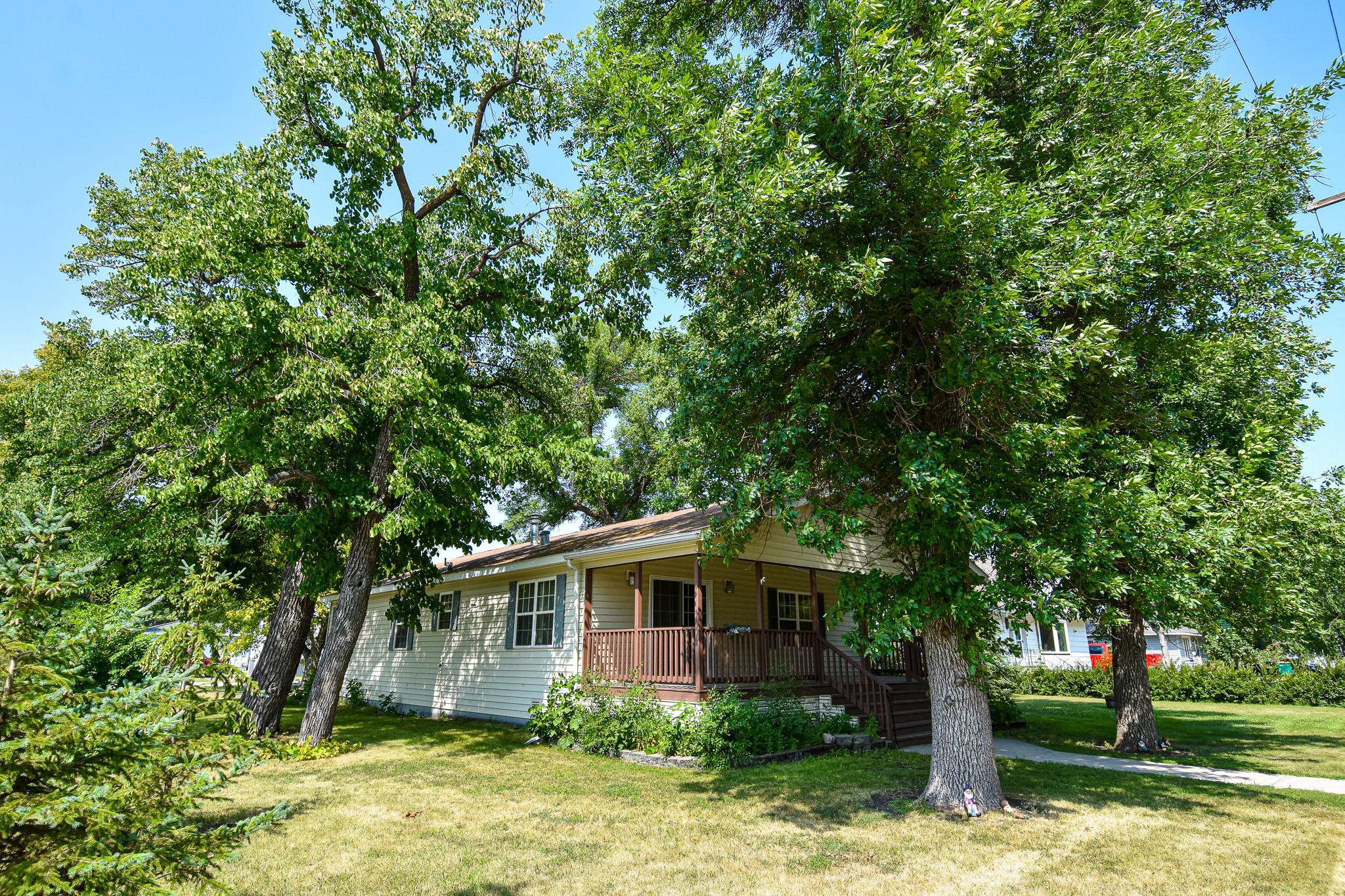 2000 single family home for sale at 230 4th Street in Stephen, MN — 3 bed, 2 bath (photo 5 of 45)