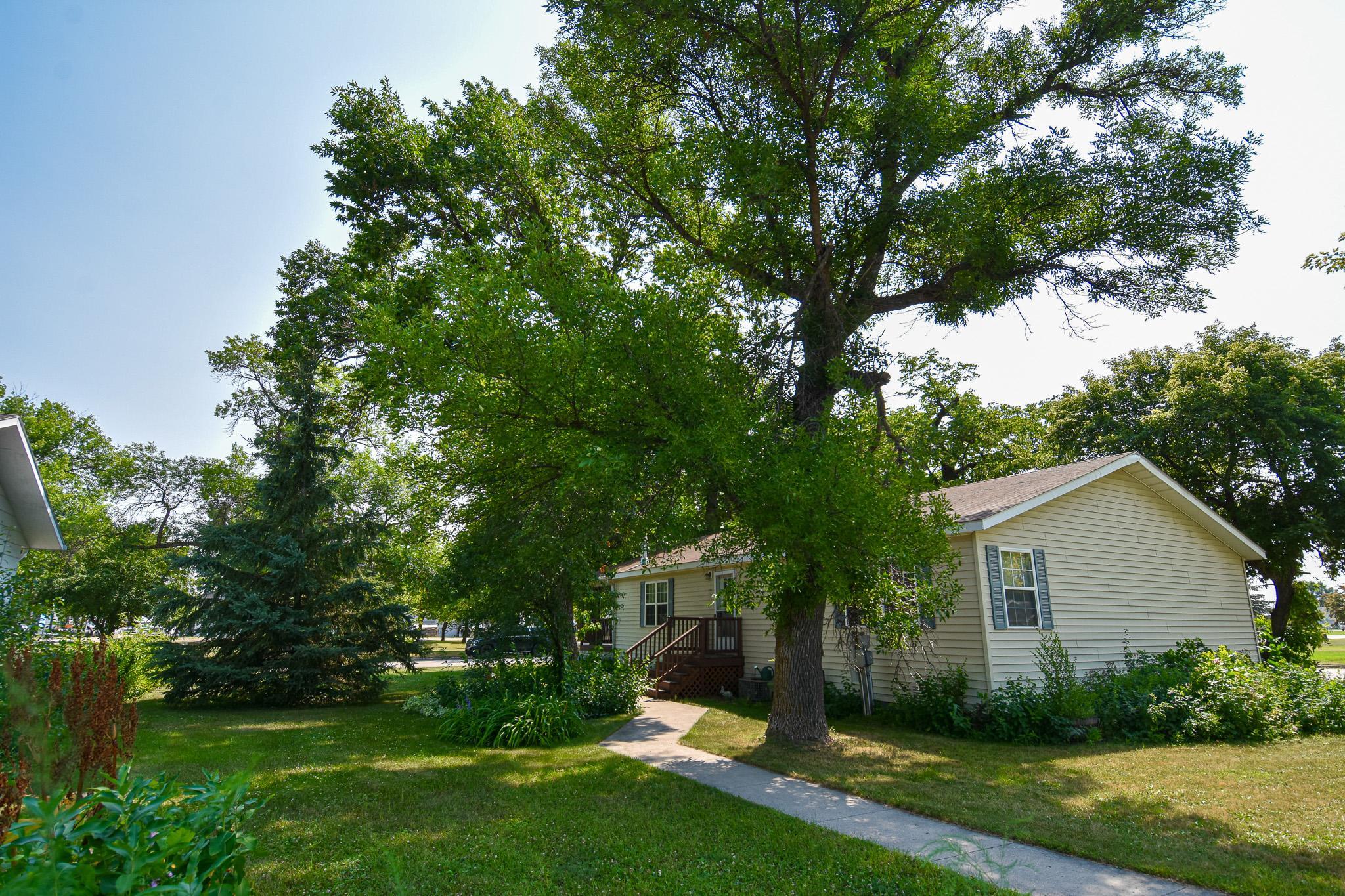 2000 single family home for sale at 230 4th Street in Stephen, MN — 3 bed, 2 bath (photo 41 of 45)