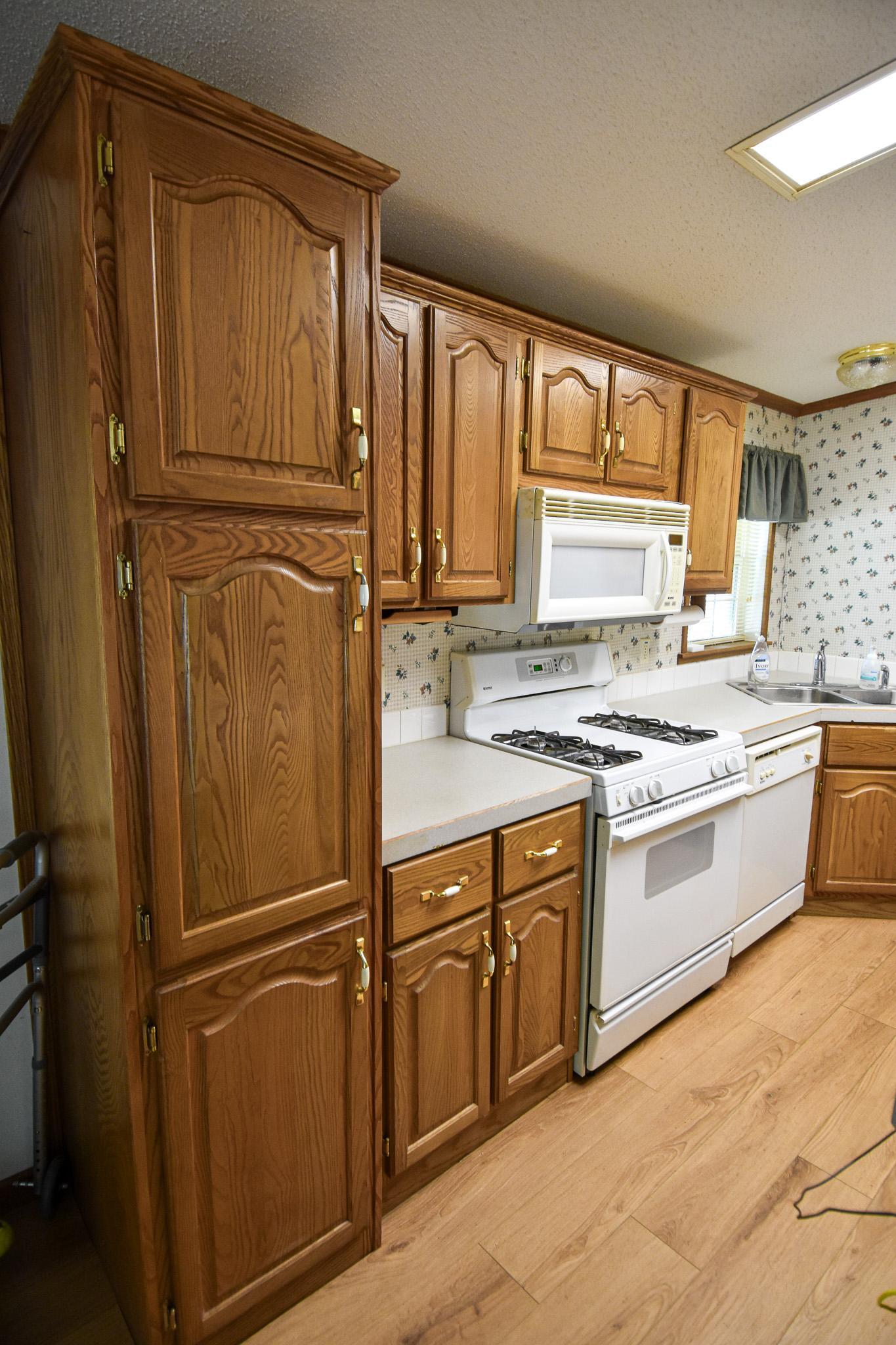 2000 single family home for sale at 230 4th Street in Stephen, MN — 3 bed, 2 bath (photo 7 of 45)
