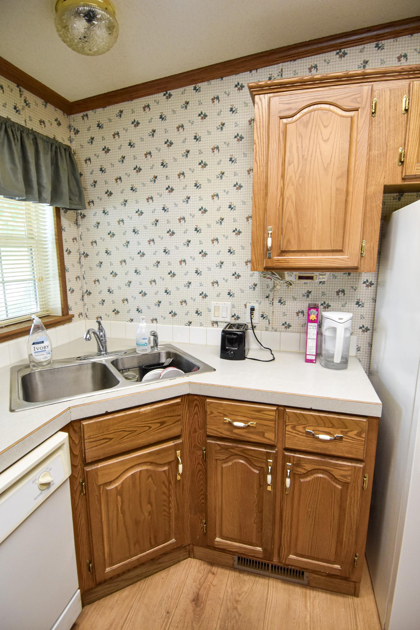 2000 single family home for sale at 230 4th Street in Stephen, MN — 3 bed, 2 bath (photo 9 of 45)