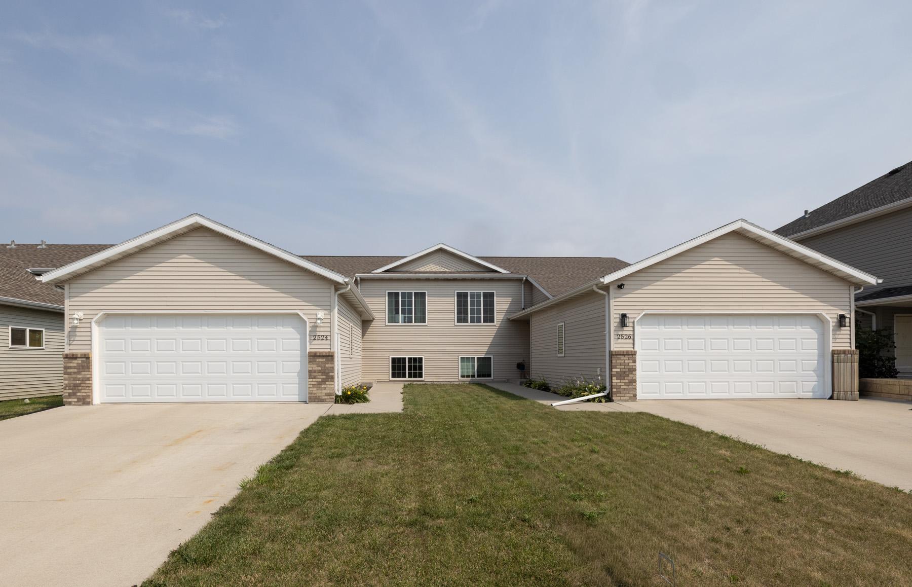 2524 31st Avenue S, Moorhead MN 56560 - Photo 2 of 37