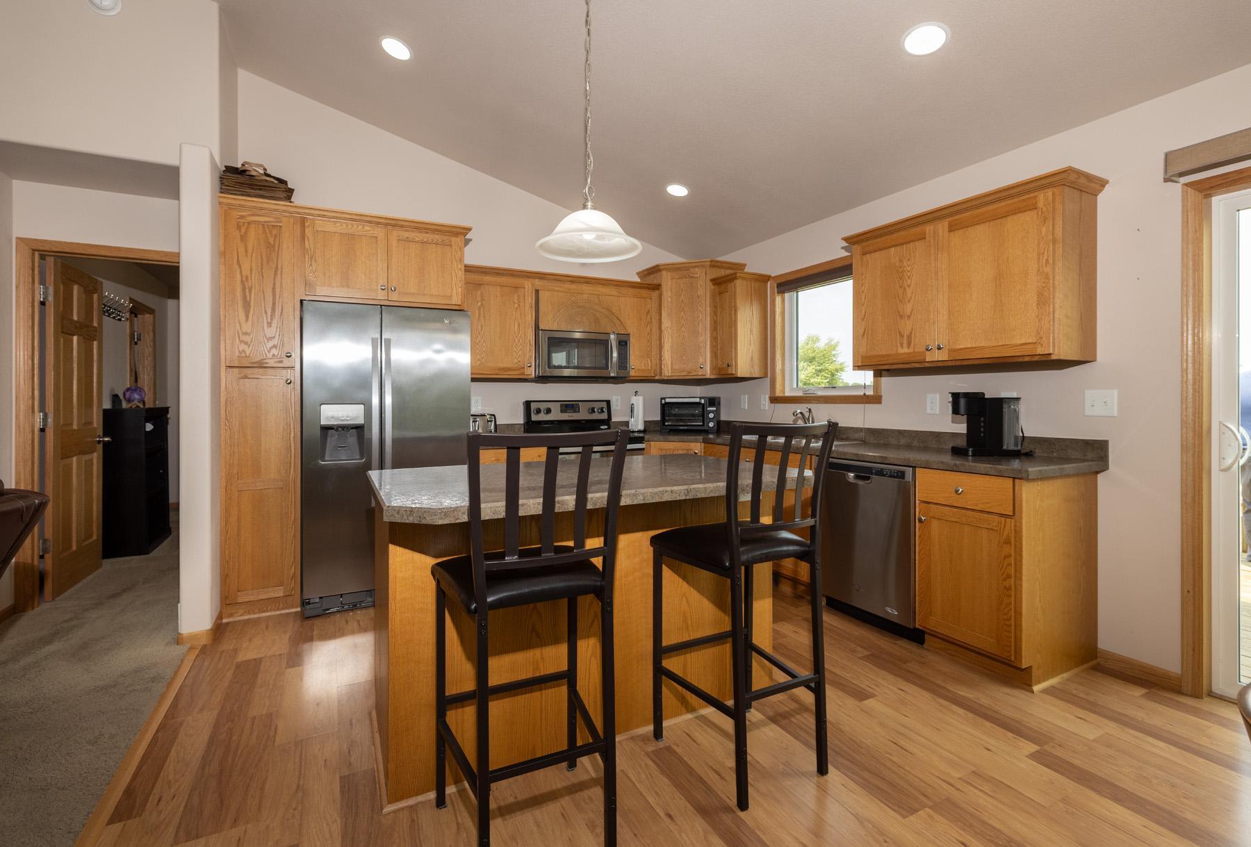 2524 31st Avenue S, Moorhead MN 56560 - Photo 12 of 37