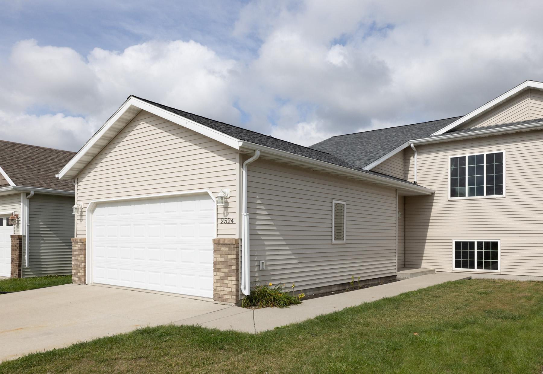 2524 31st Avenue S, Moorhead, MN 56560 open house